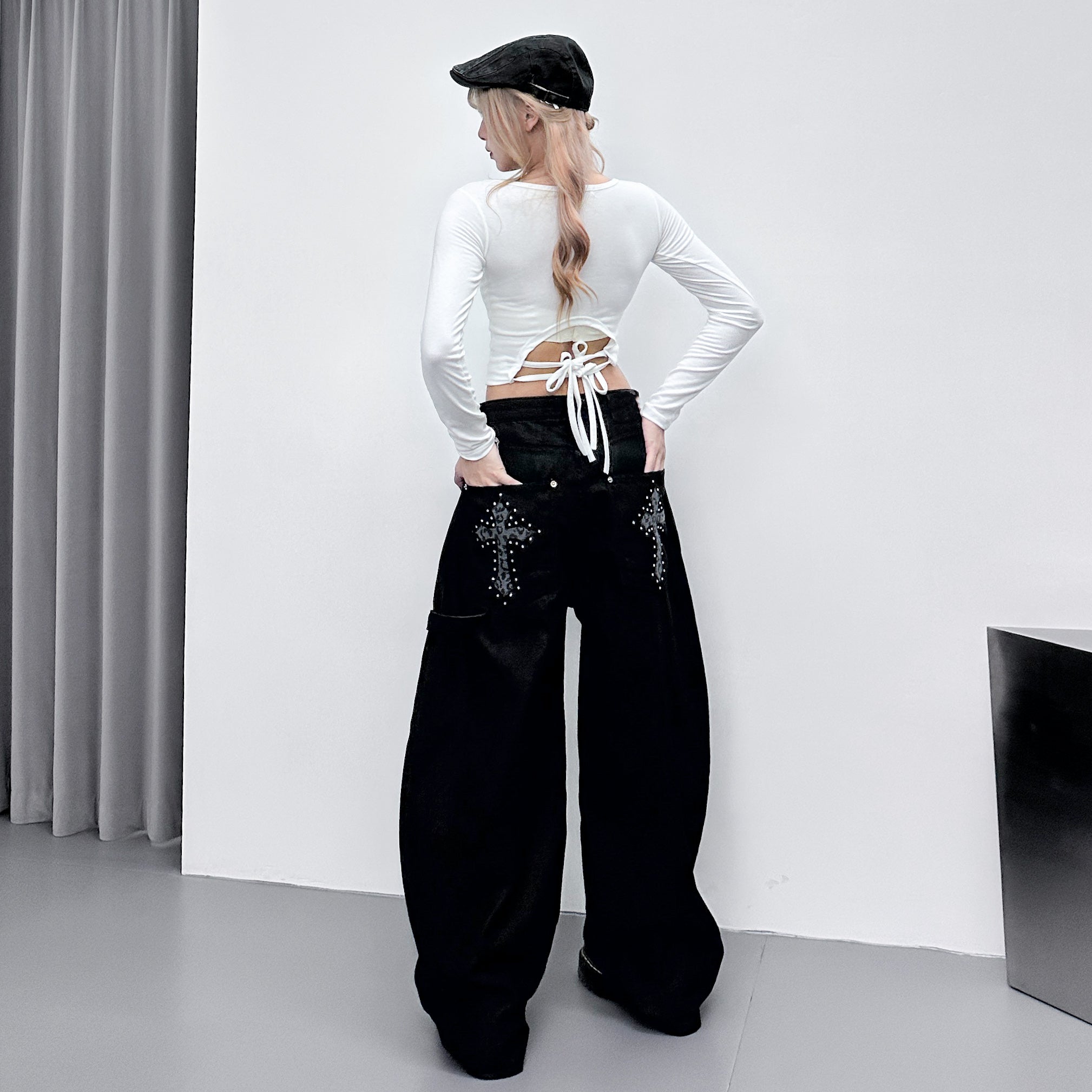 [BEST] STUDDED LEOPARD HOLY CROSS SCIMITAR PANTS/ 1色