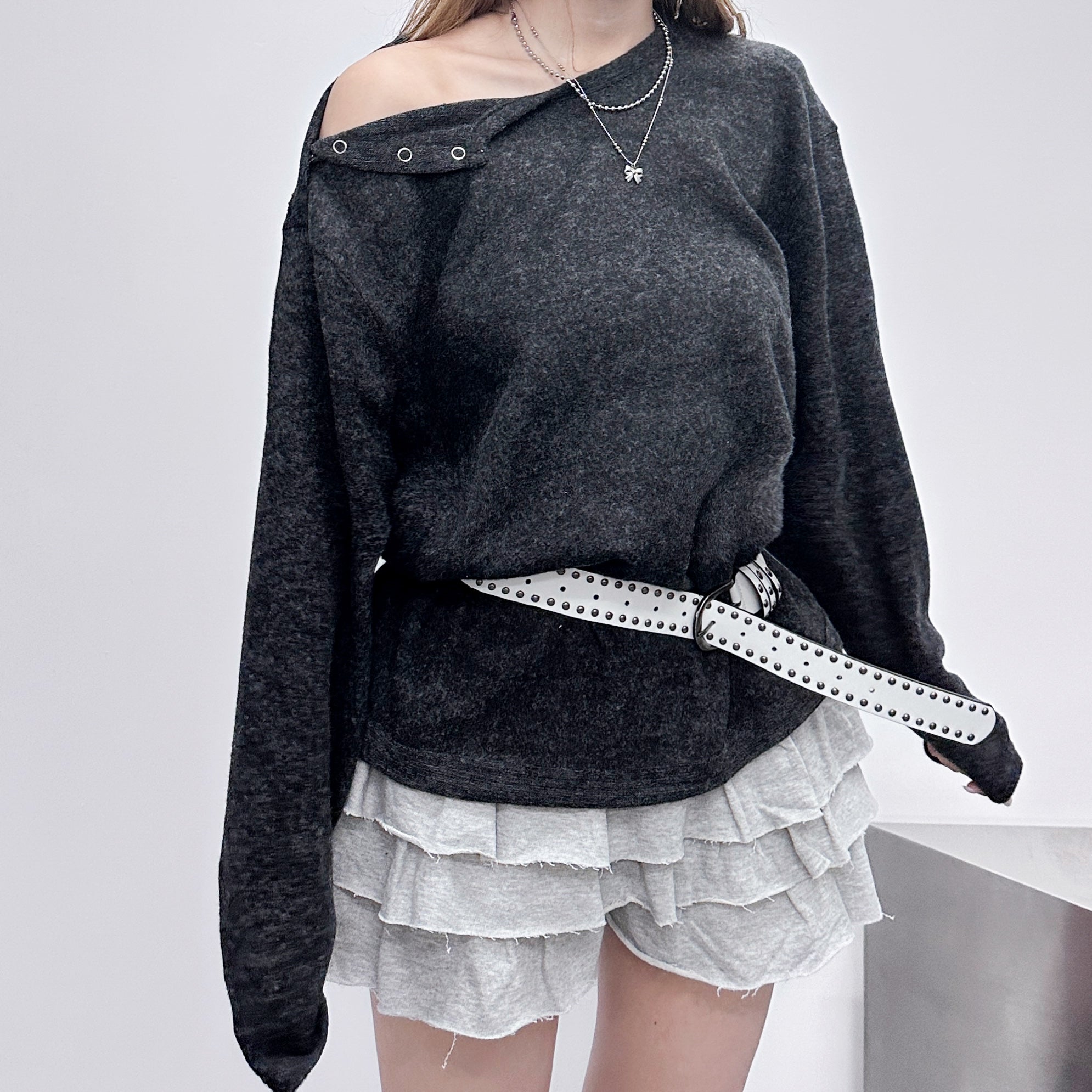 [UNISEX] 右肩啪啪鈕霧面毛茸茸長袖/ 2色