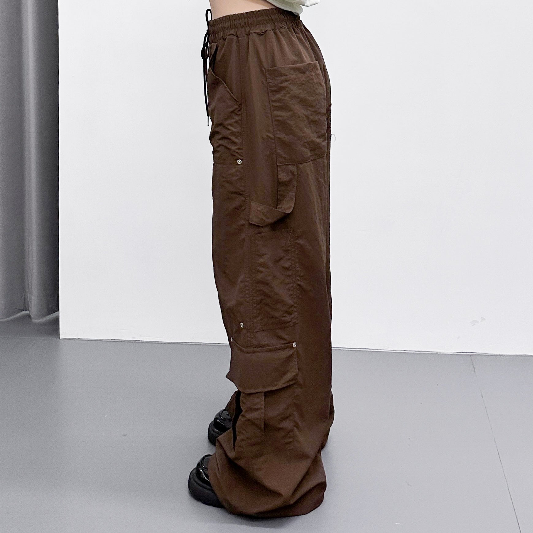 [UNISEX] RIVET WIDE NYLON PANTS/ 1色