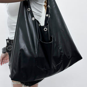 HOLLOW RIVET GLOSSY SHOULDER BAG/ 1色