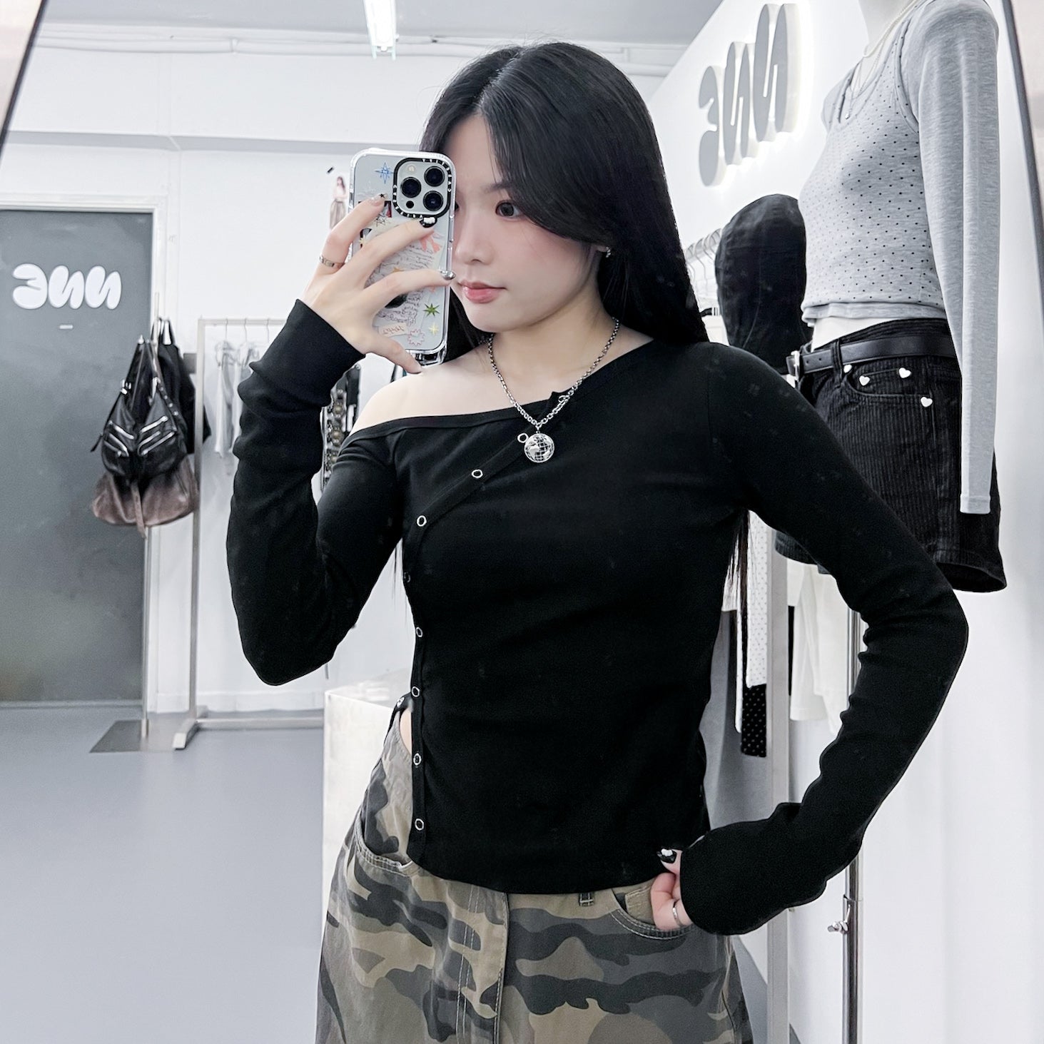 啪啪鈕RENEE ONE-OFF SHOULDER LONG SLEEVE TOP/ 2色