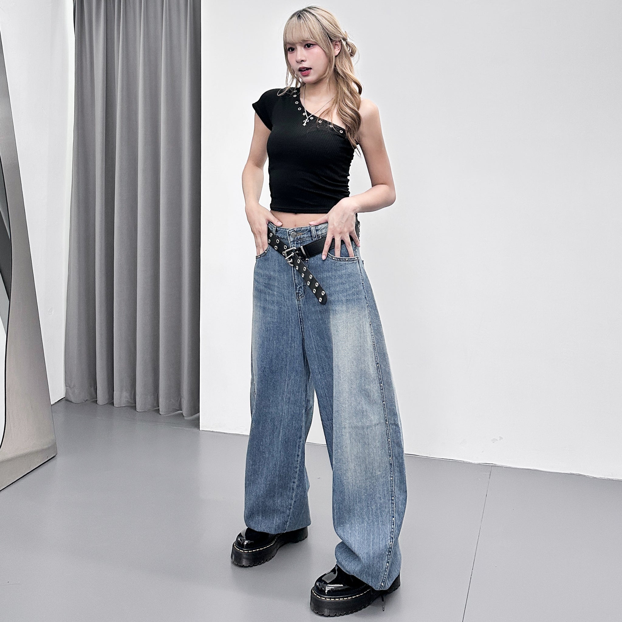 HOLLOW RIVET ONE-SHOULDER CROP TOP/ 2色
