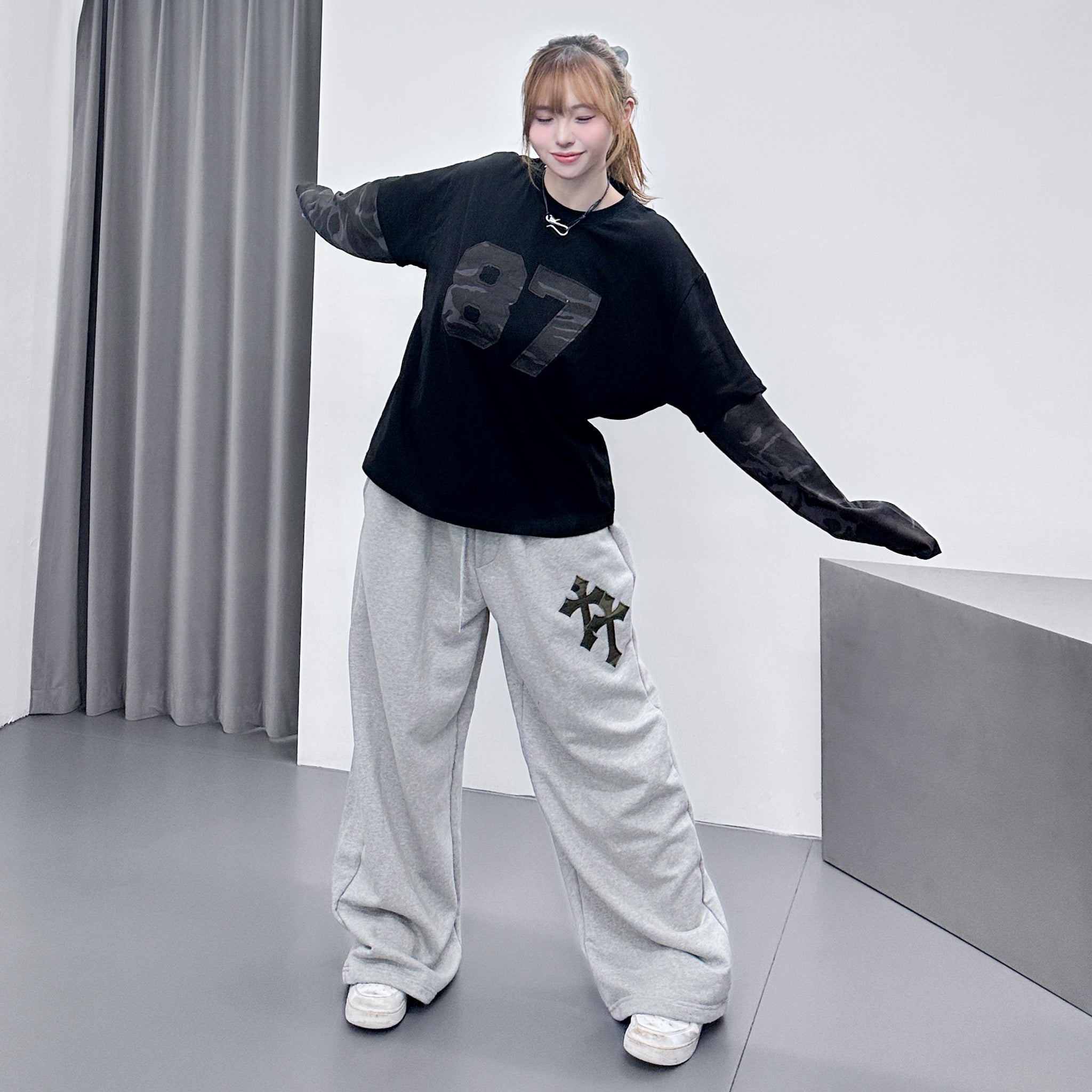 [UNISEX] CAMOUFLAGE HOLY CROSS SWEATPANTS/ 2色