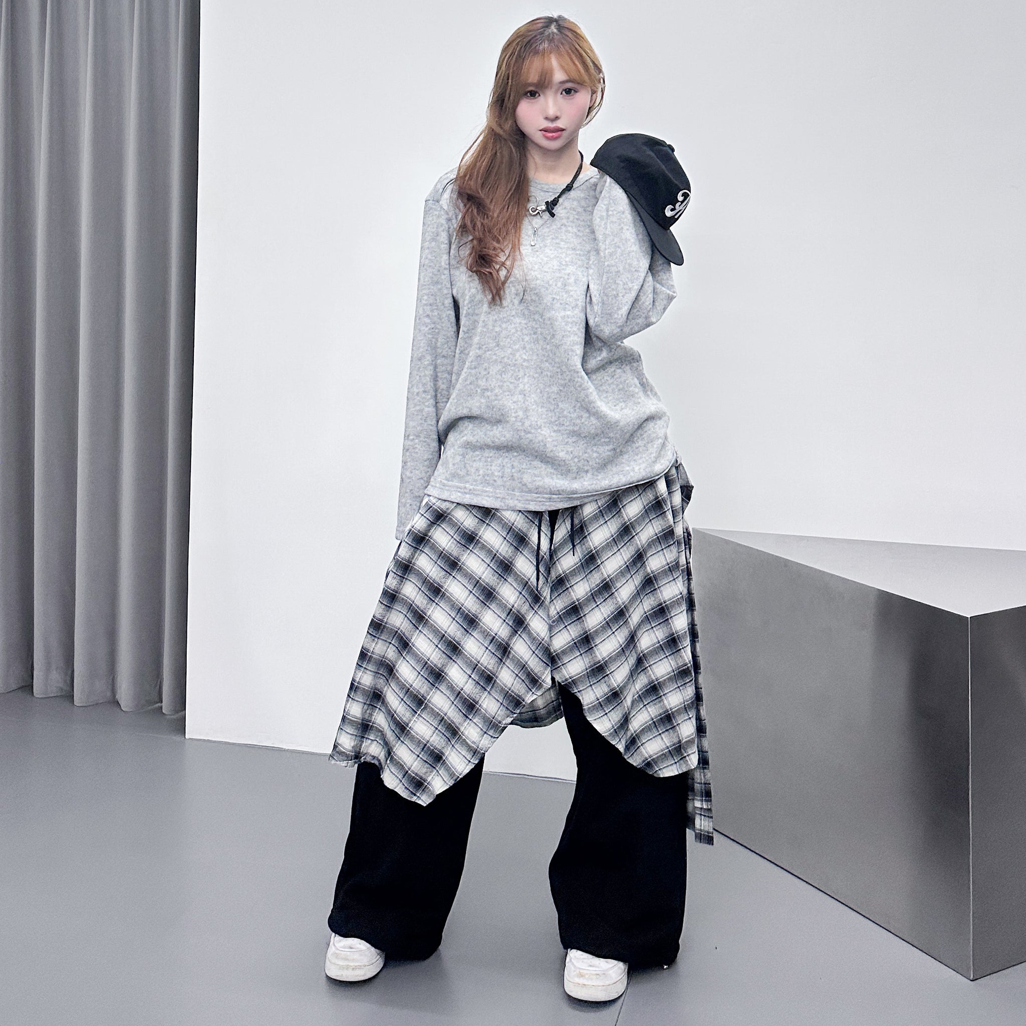 [UNISEX] 右肩啪啪鈕霧面毛茸茸長袖/ 2色