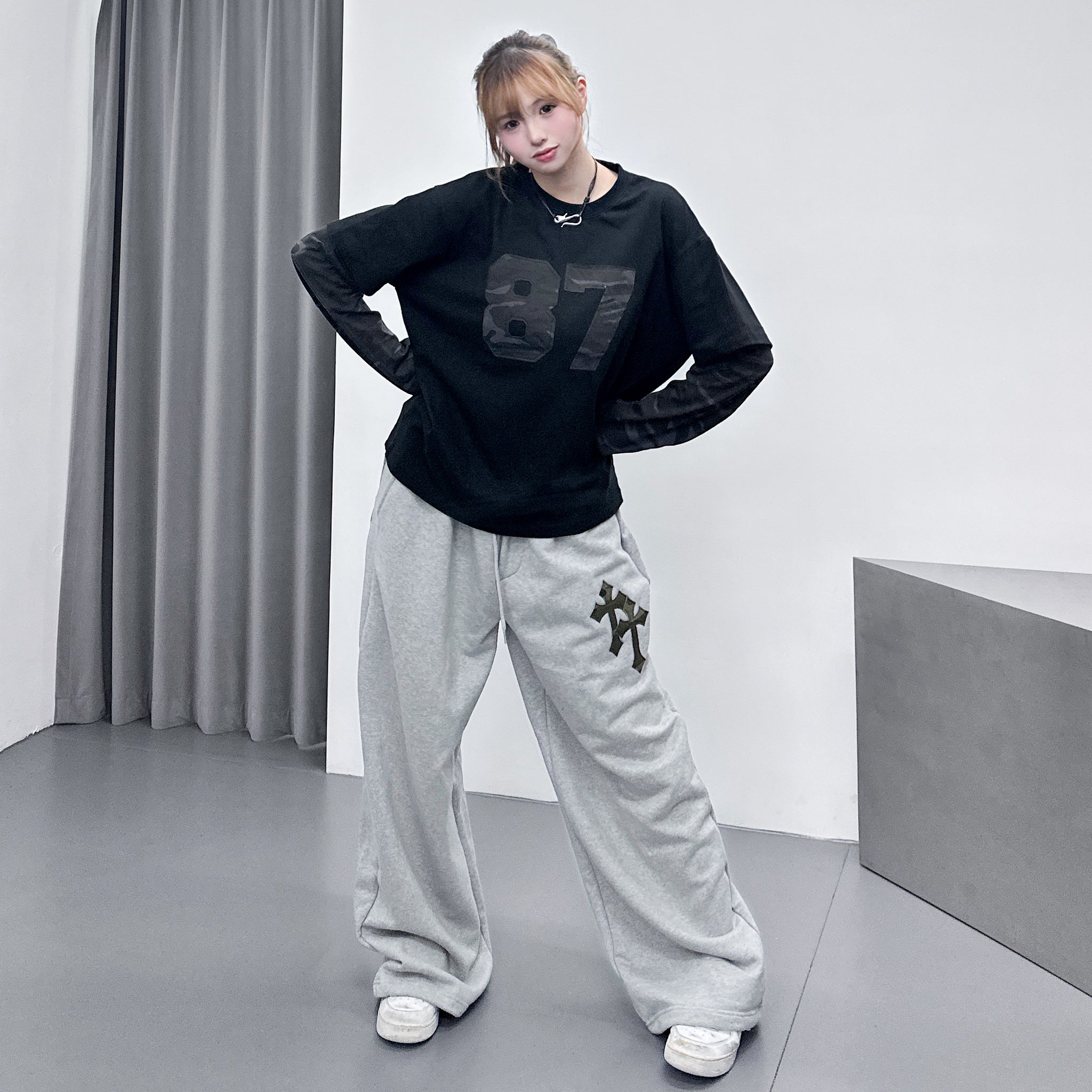 [UNISEX] CAMOUFLAGE HOLY CROSS SWEATPANTS/ 2色