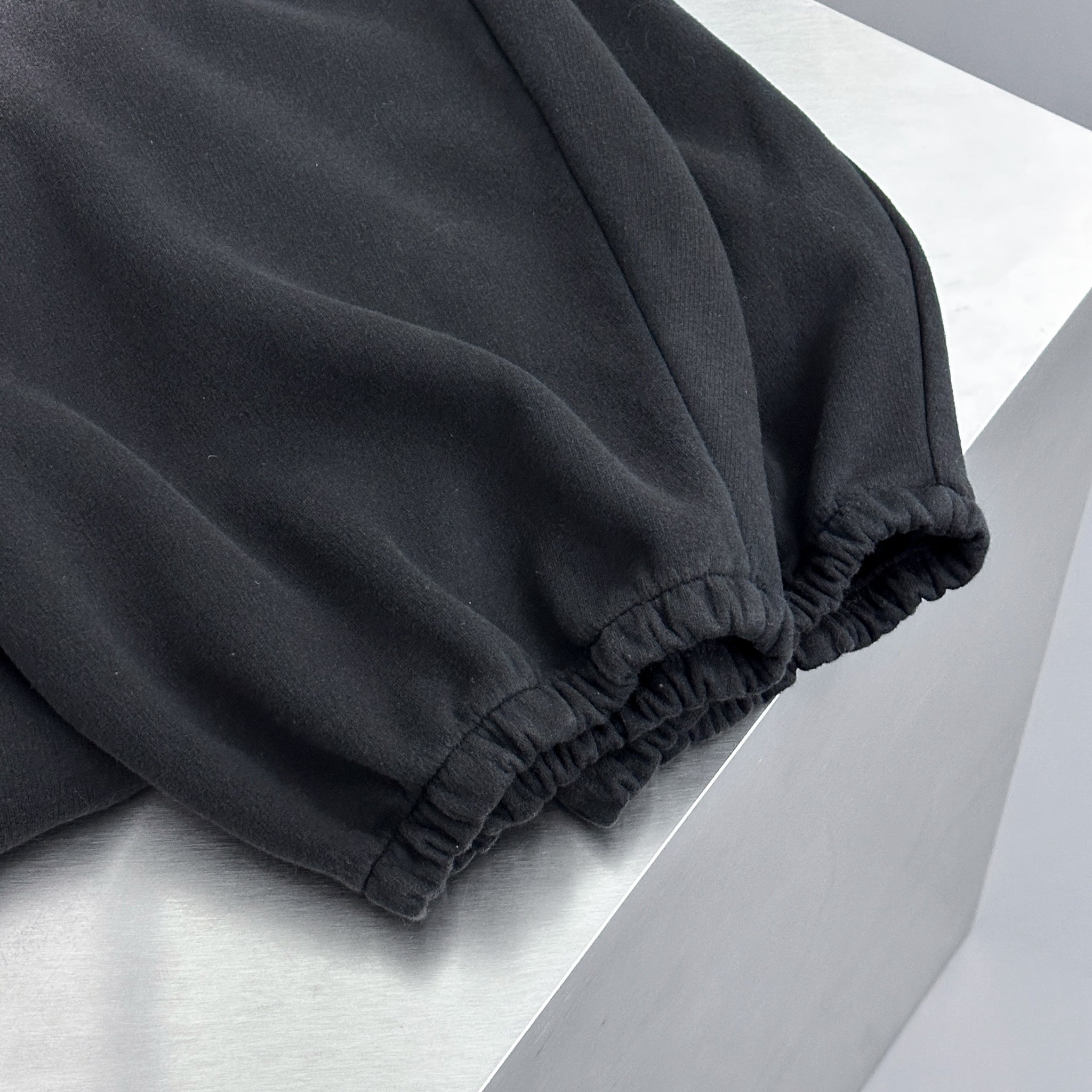 [UNISEX] BLACK WASHING PIGMENT BALLOON SWEATPANTS/ 1色