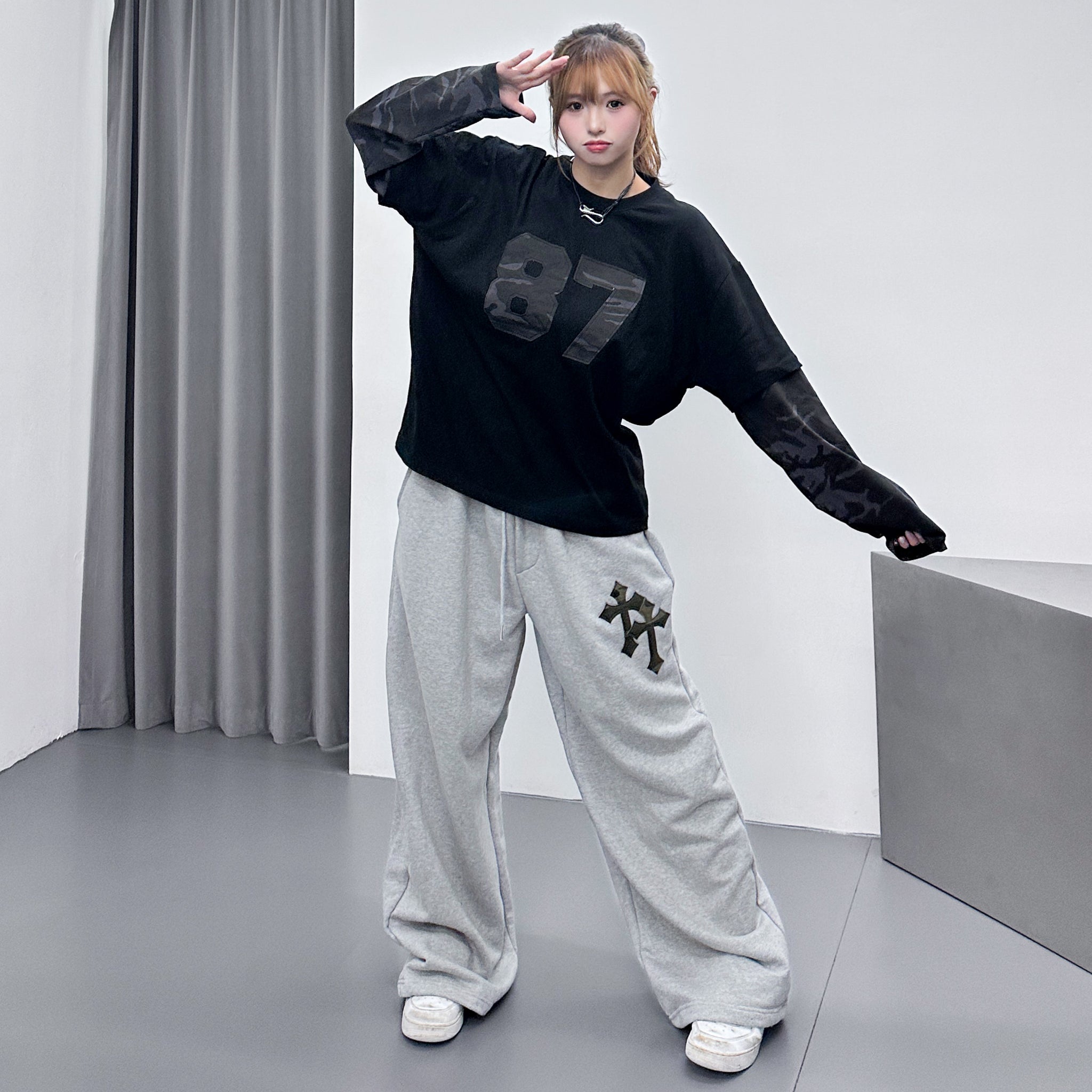 [UNISEX] CAMOUFLAGE HOLY CROSS SWEATPANTS/ 2色