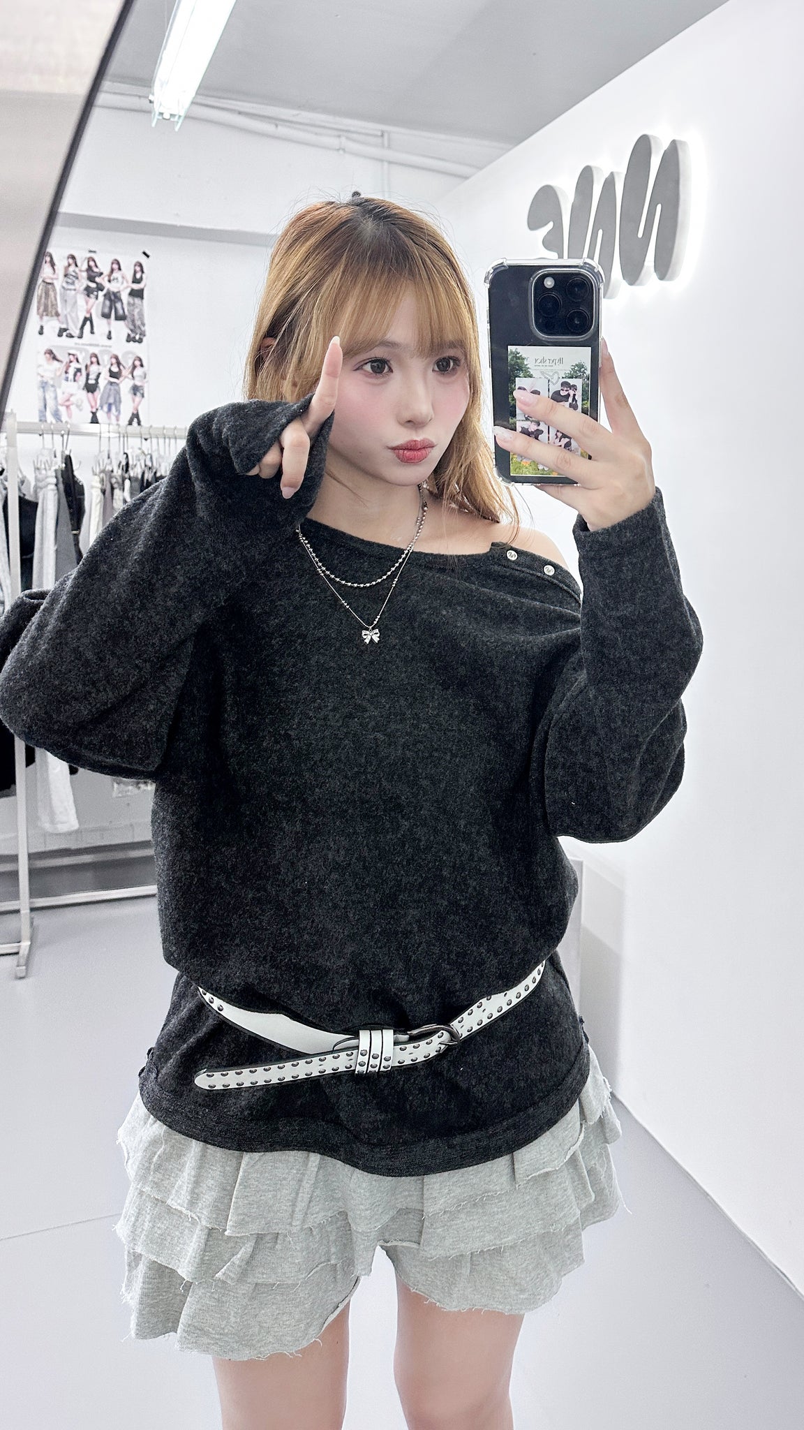 [UNISEX] 右肩啪啪鈕霧面毛茸茸長袖/ 2色