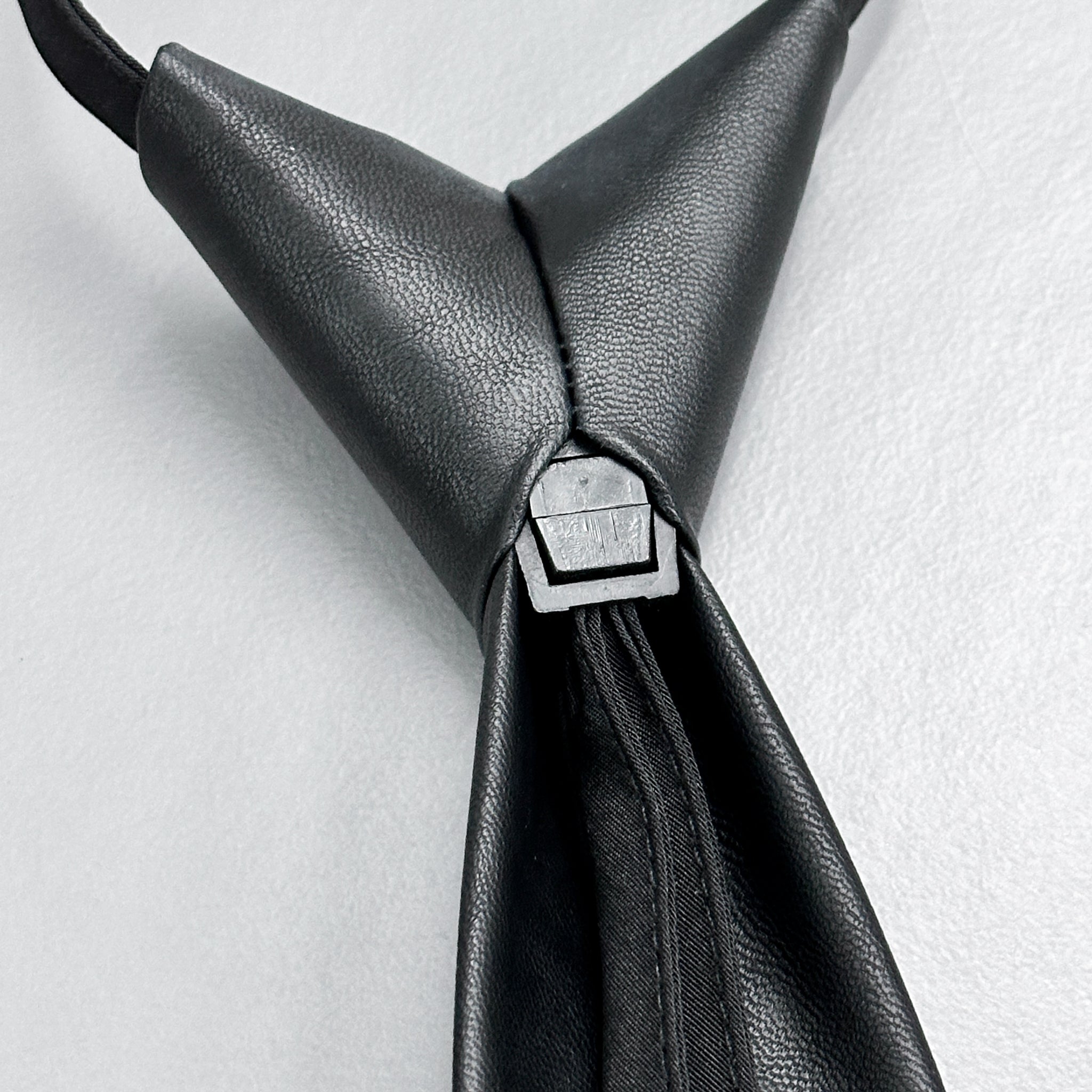 [UNISEX] 自動式LEATHER TIE