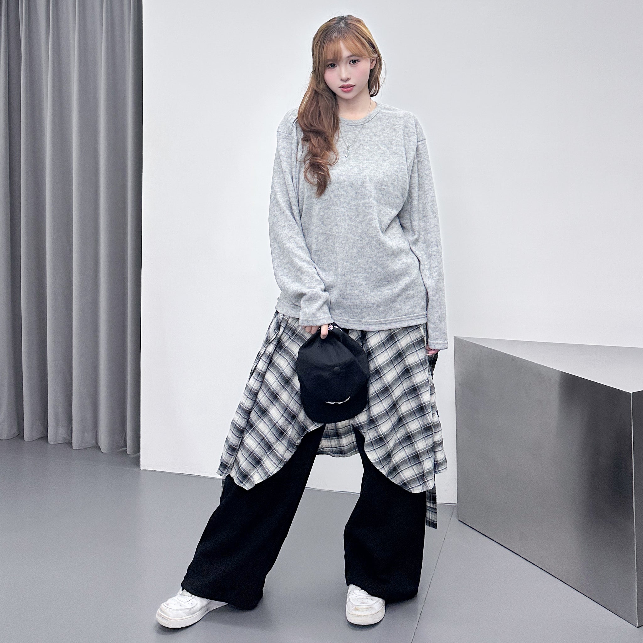 [UNISEX] 右肩啪啪鈕霧面毛茸茸長袖/ 2色