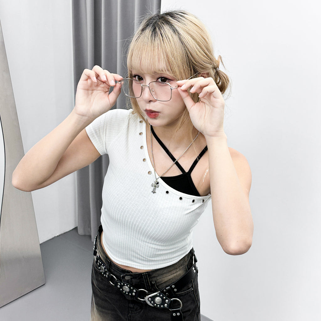 HOLLOW RIVET ONE-SHOULDER CROP TOP/ 2色