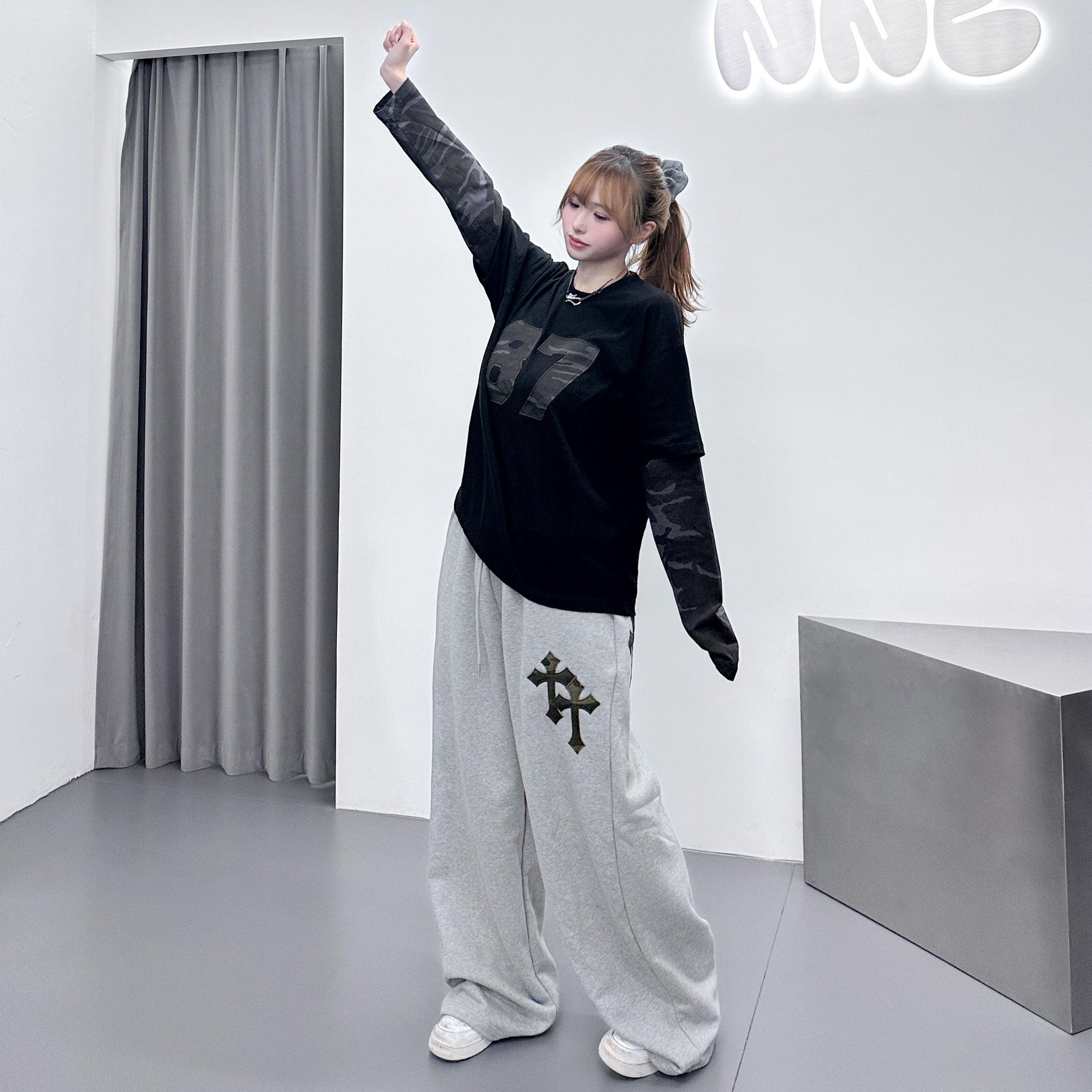 [UNISEX] CAMOUFLAGE HOLY CROSS SWEATPANTS/ 2色