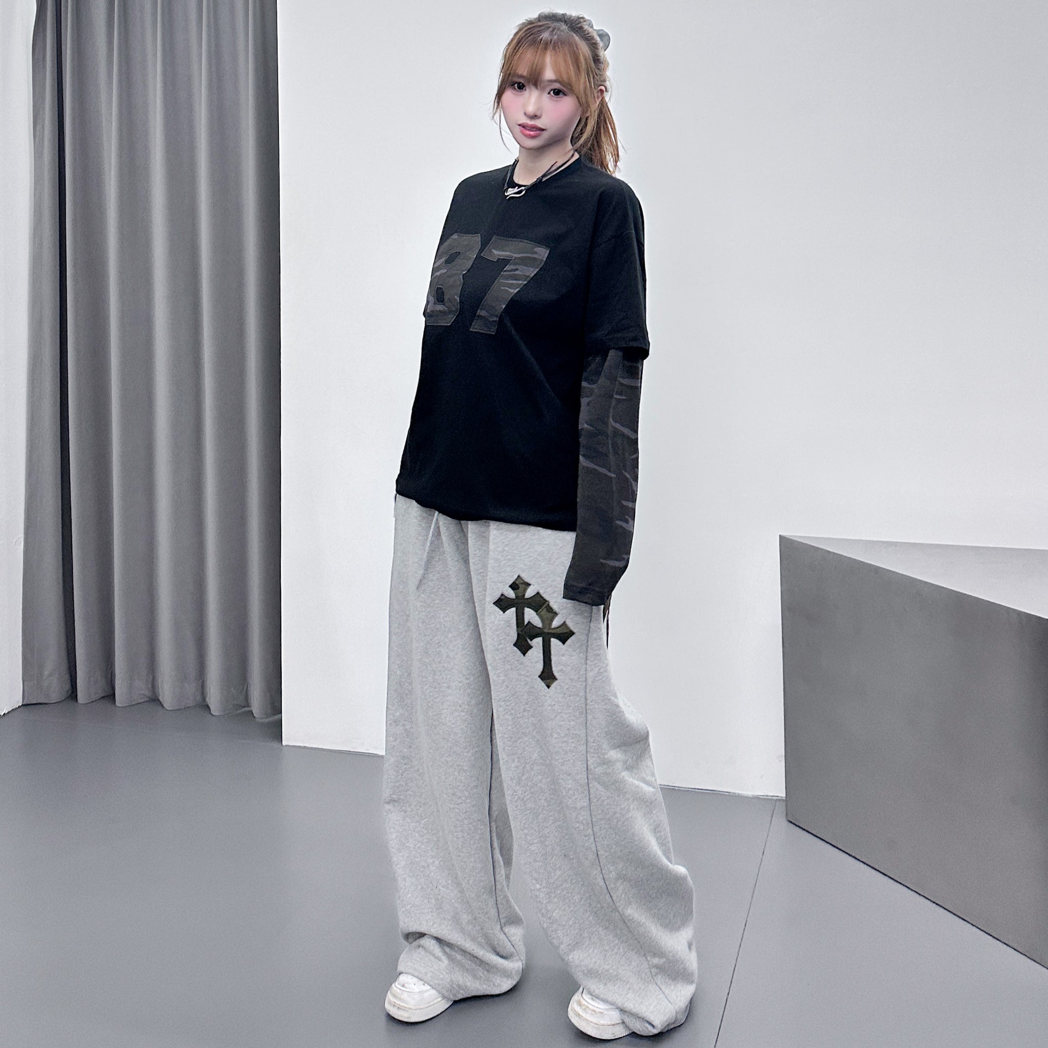 [UNISEX] CAMOUFLAGE HOLY CROSS SWEATPANTS/ 2色
