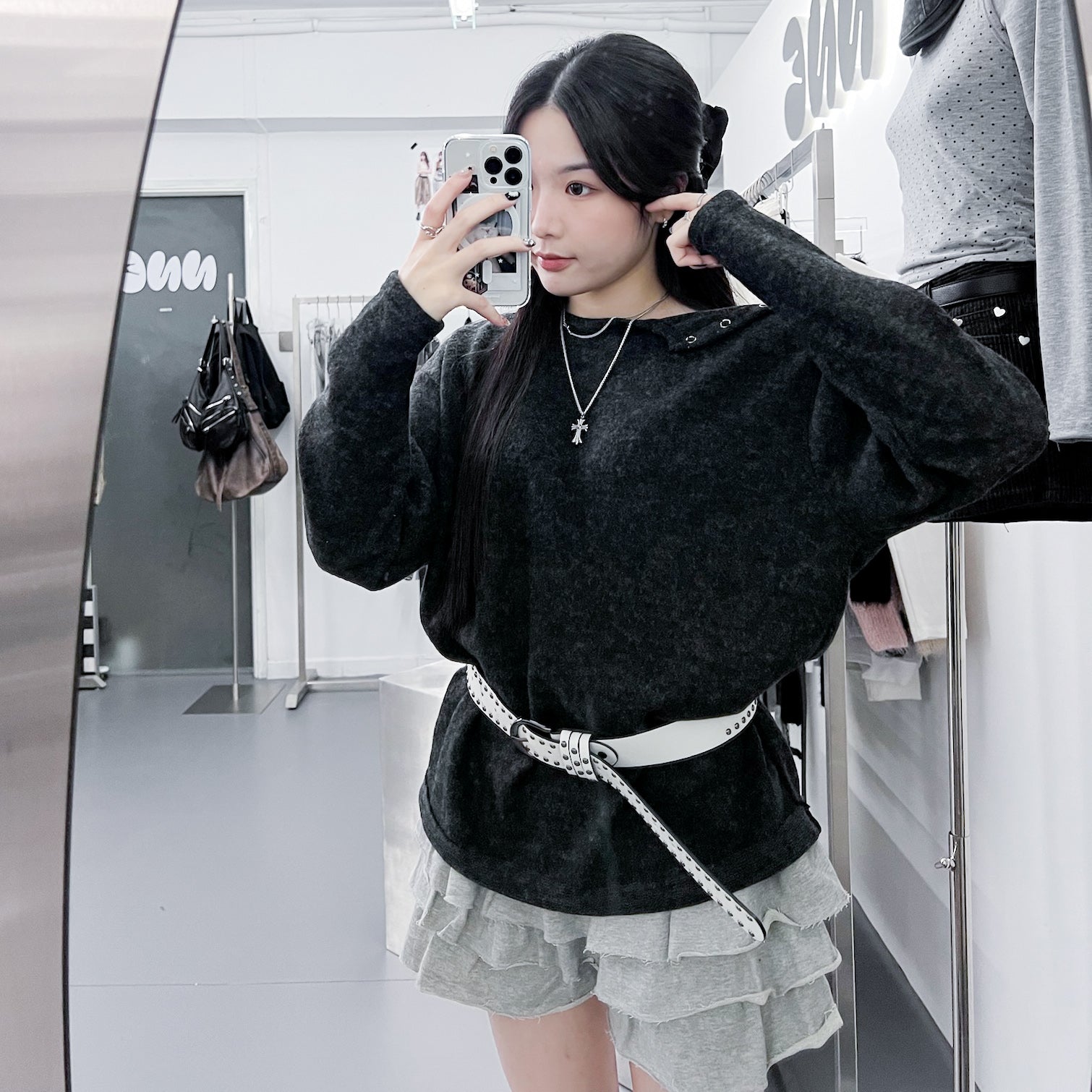 [UNISEX] 右肩啪啪鈕霧面毛茸茸長袖/ 2色