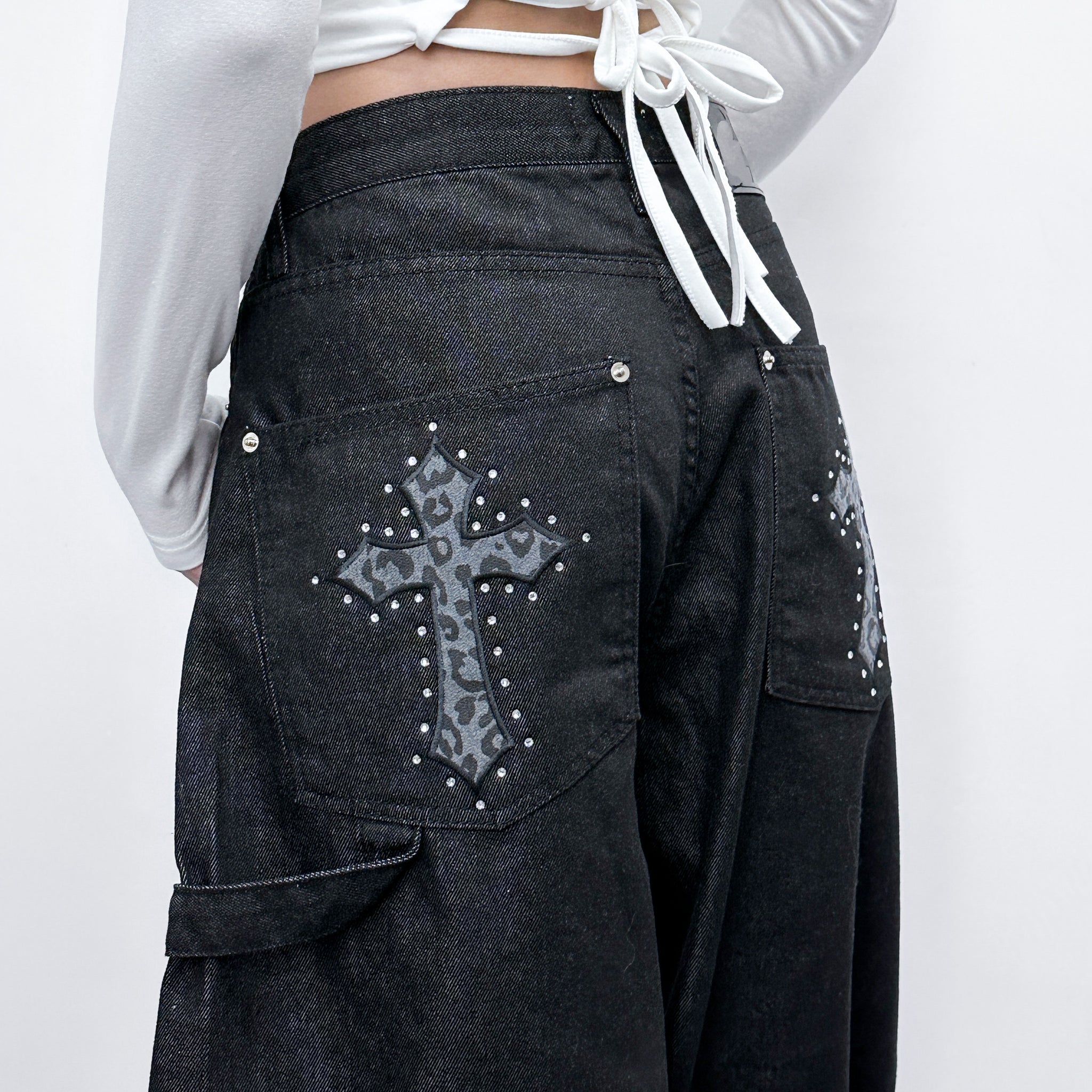 [BEST] STUDDED LEOPARD HOLY CROSS SCIMITAR PANTS/ 1色
