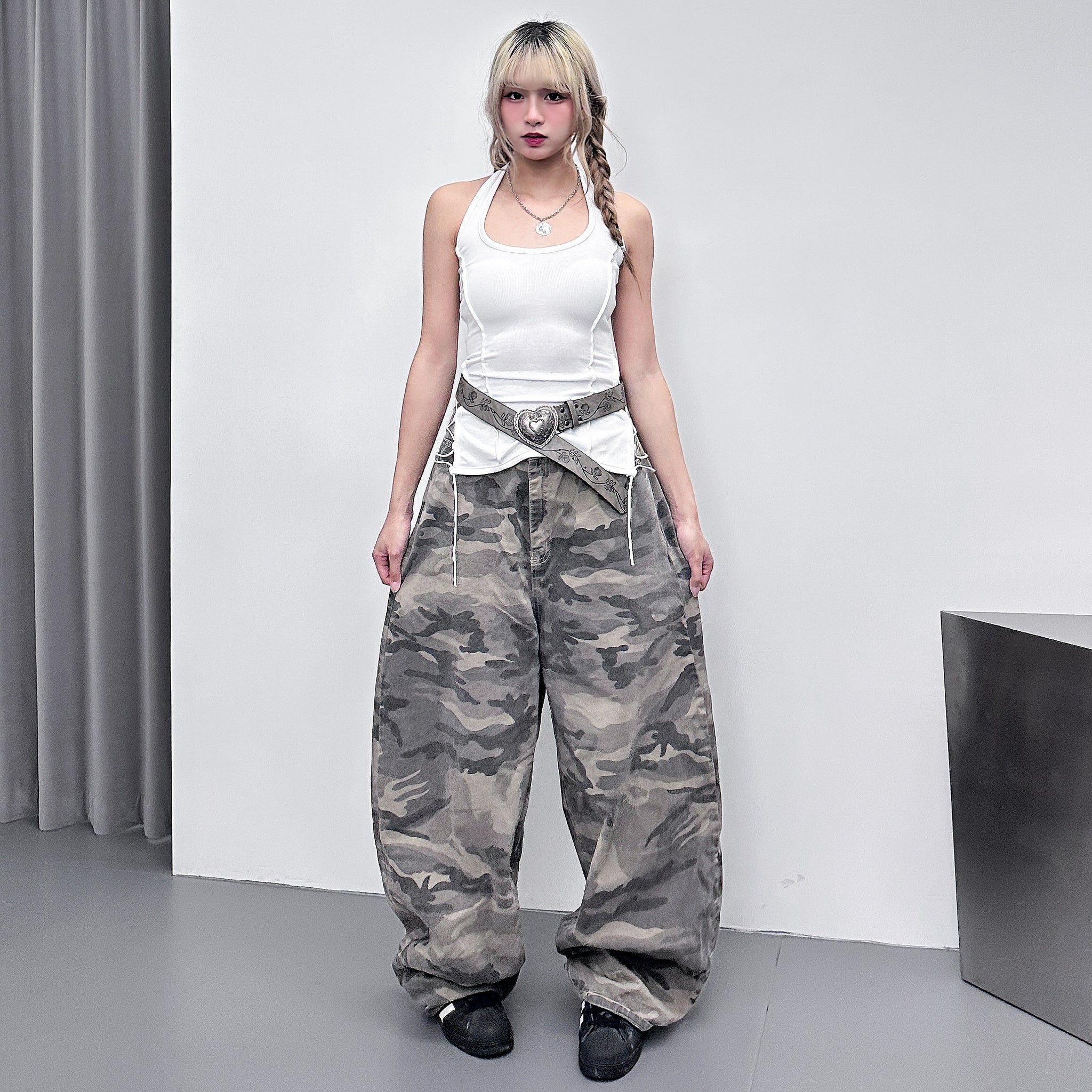 XOXO HALTER SLEEVELESS TOP/ 2色