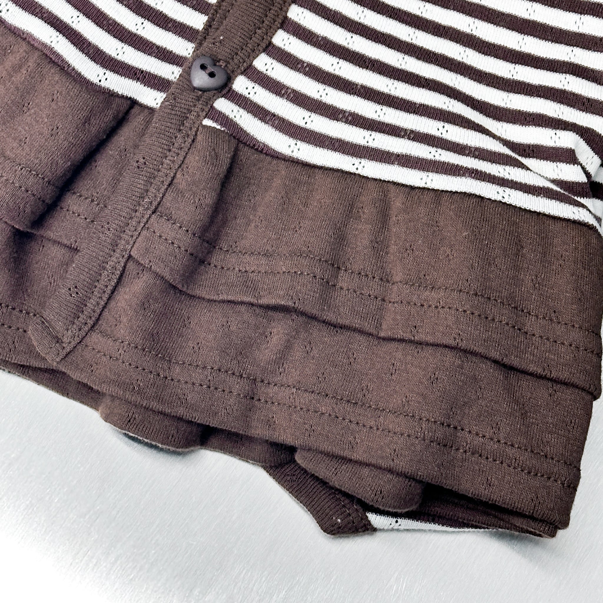 [心型鈕+細微通花] STRIPED RUFFLE LAYERED CARDIGAN/ 2色