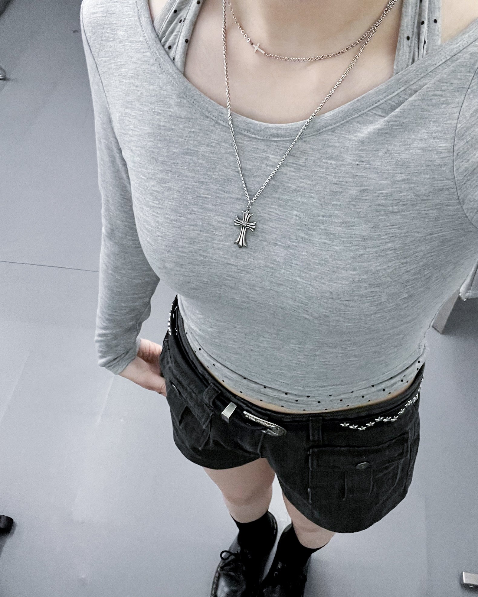[SET] DOT DOT HALTER TOP LAYERED LONG SLEEVE SET/ 3色