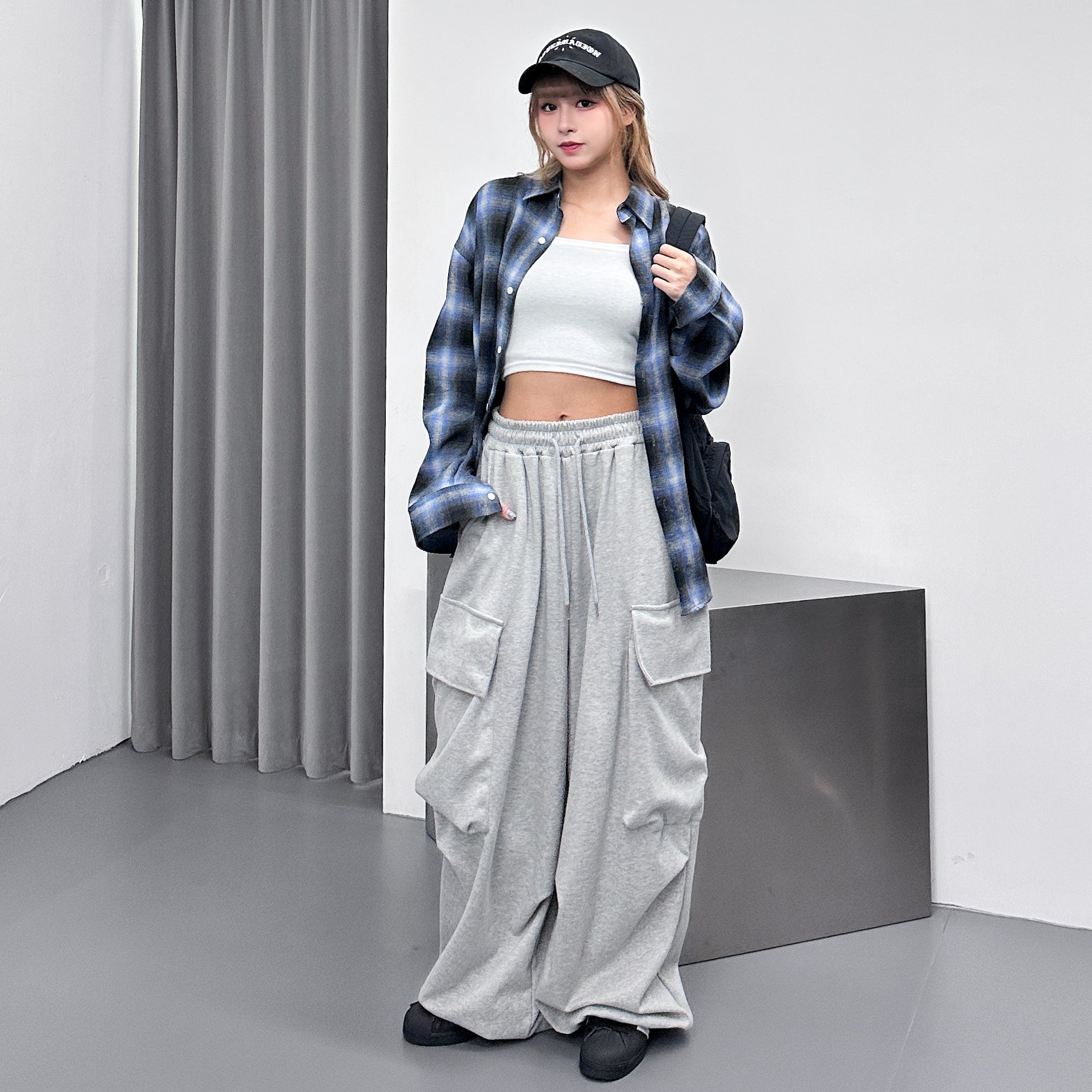 [UNISEX] SUPER WIDE BIG POCKET SWEATPANTS/ 1色
