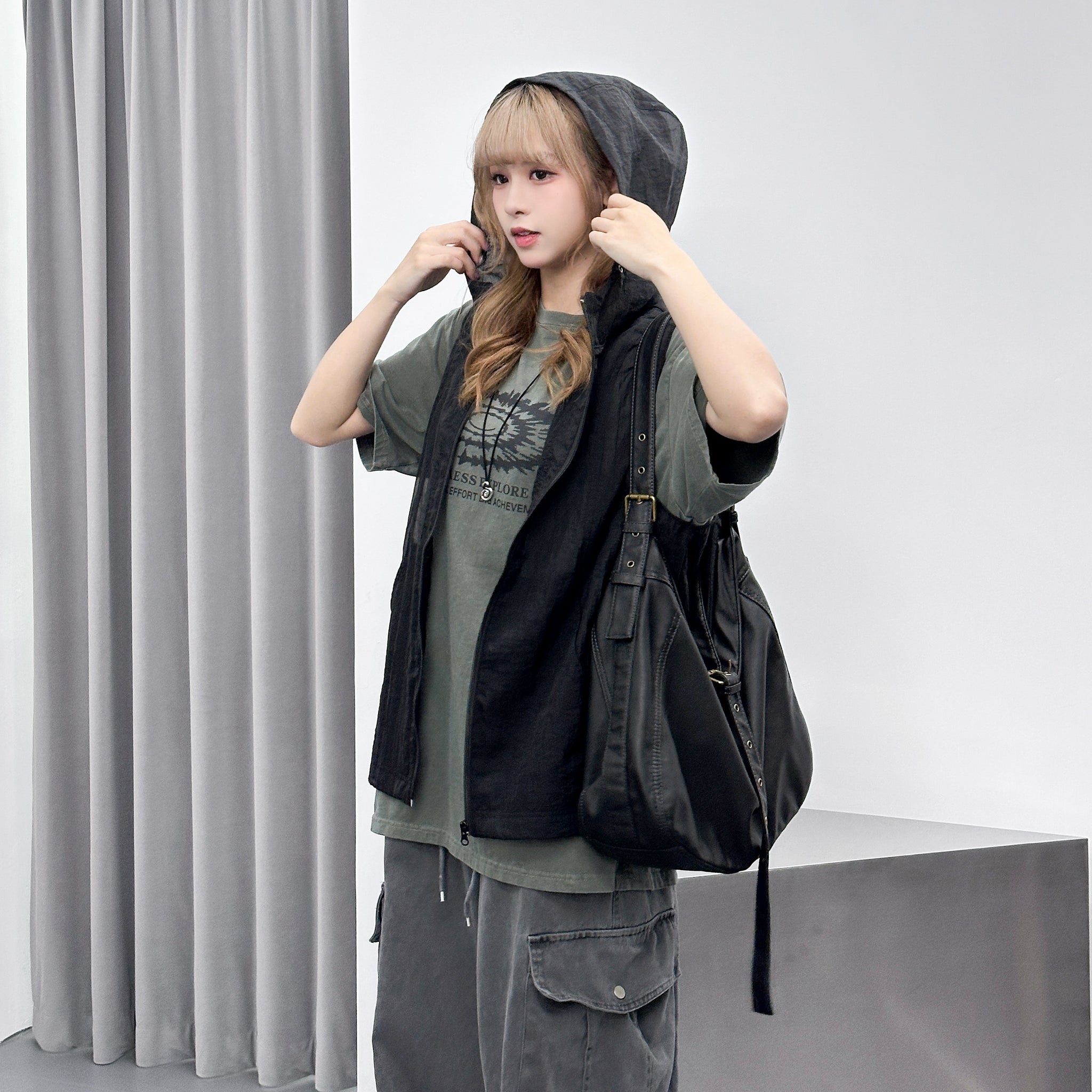 [UNISEX] SEE-THROUGH HOOD ZIP-UP VEST/ 2色