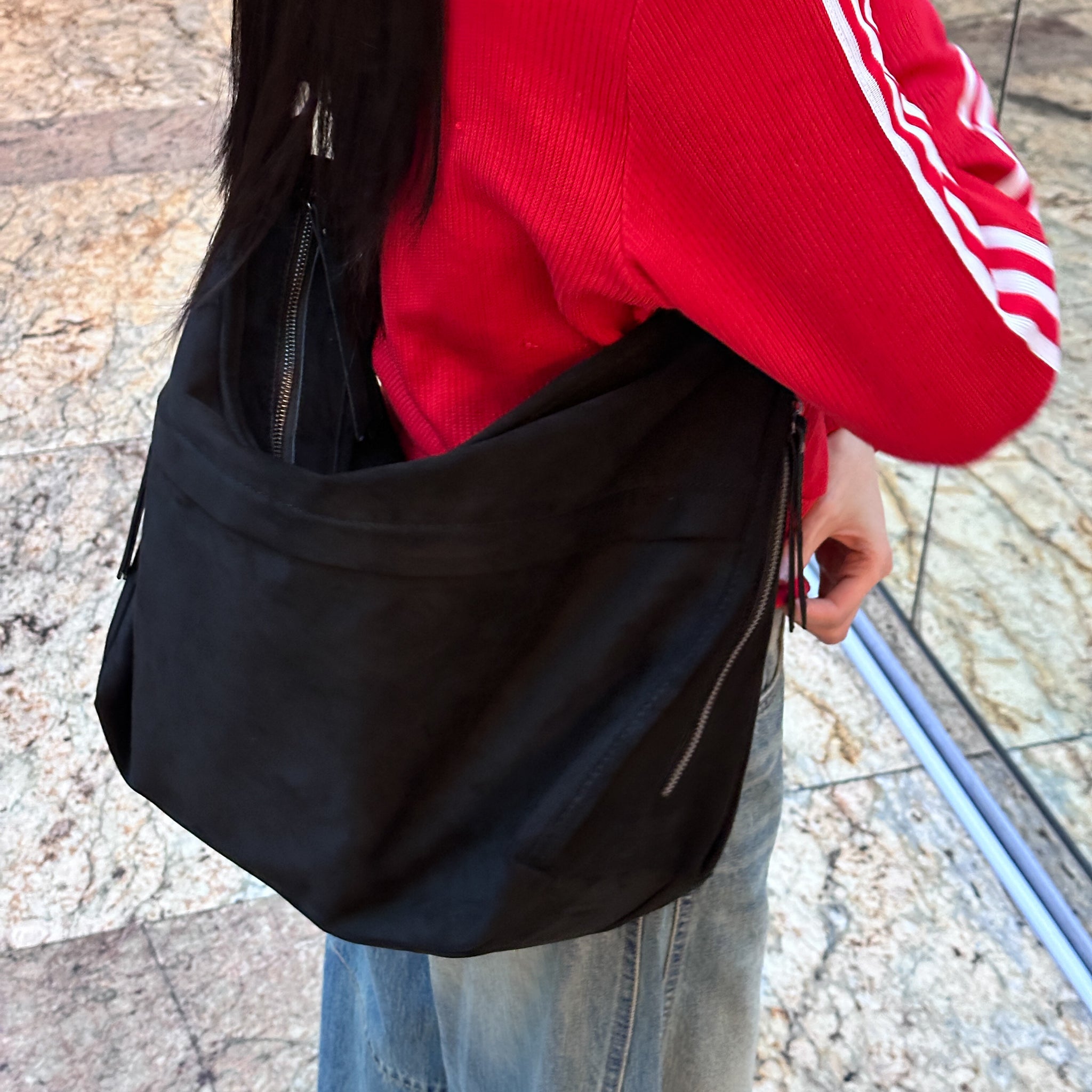 [UNISEX] SUEDE CROSS BAG/ 1色