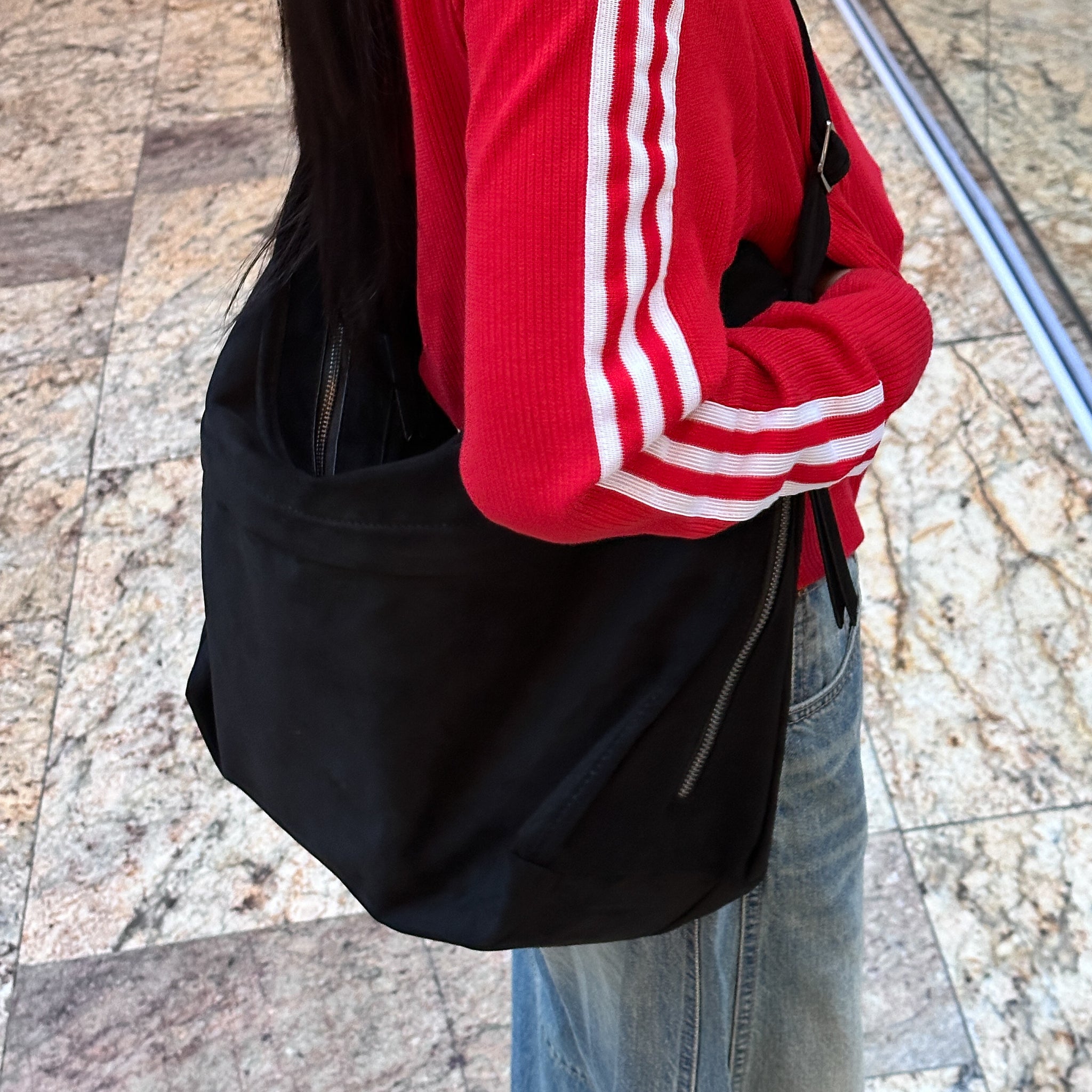 [UNISEX] SUEDE CROSS BAG/ 1色