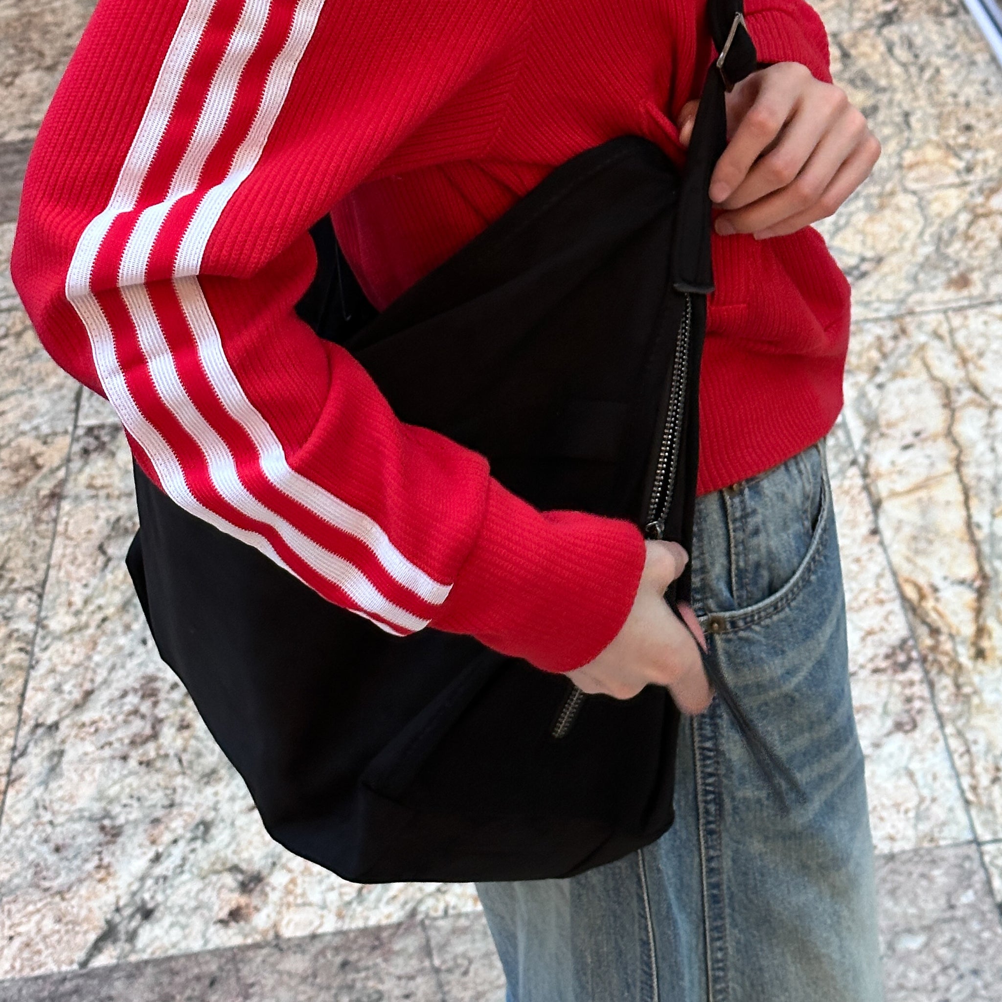 [UNISEX] SUEDE CROSS BAG/ 1色