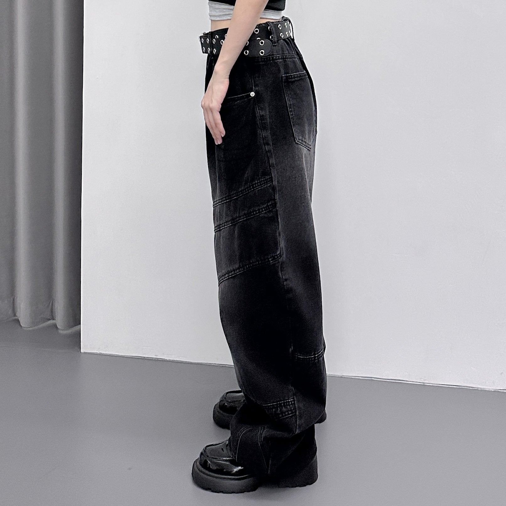 [UNISEX彎刀褲] BLACK WASHED SCIMITAR DENIM PANTS/ 1色