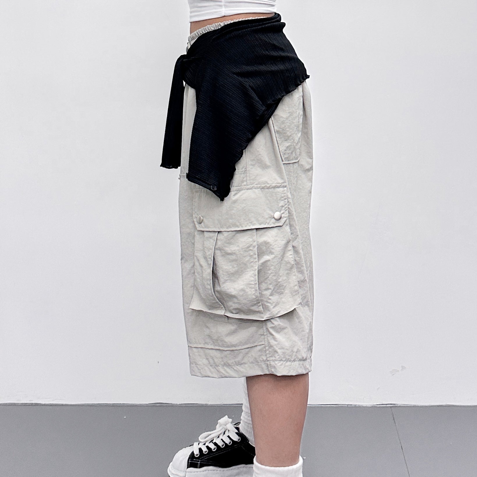 [UNISEX] RIVET CARGO BERMUDA NYLON PANTS/ 1色