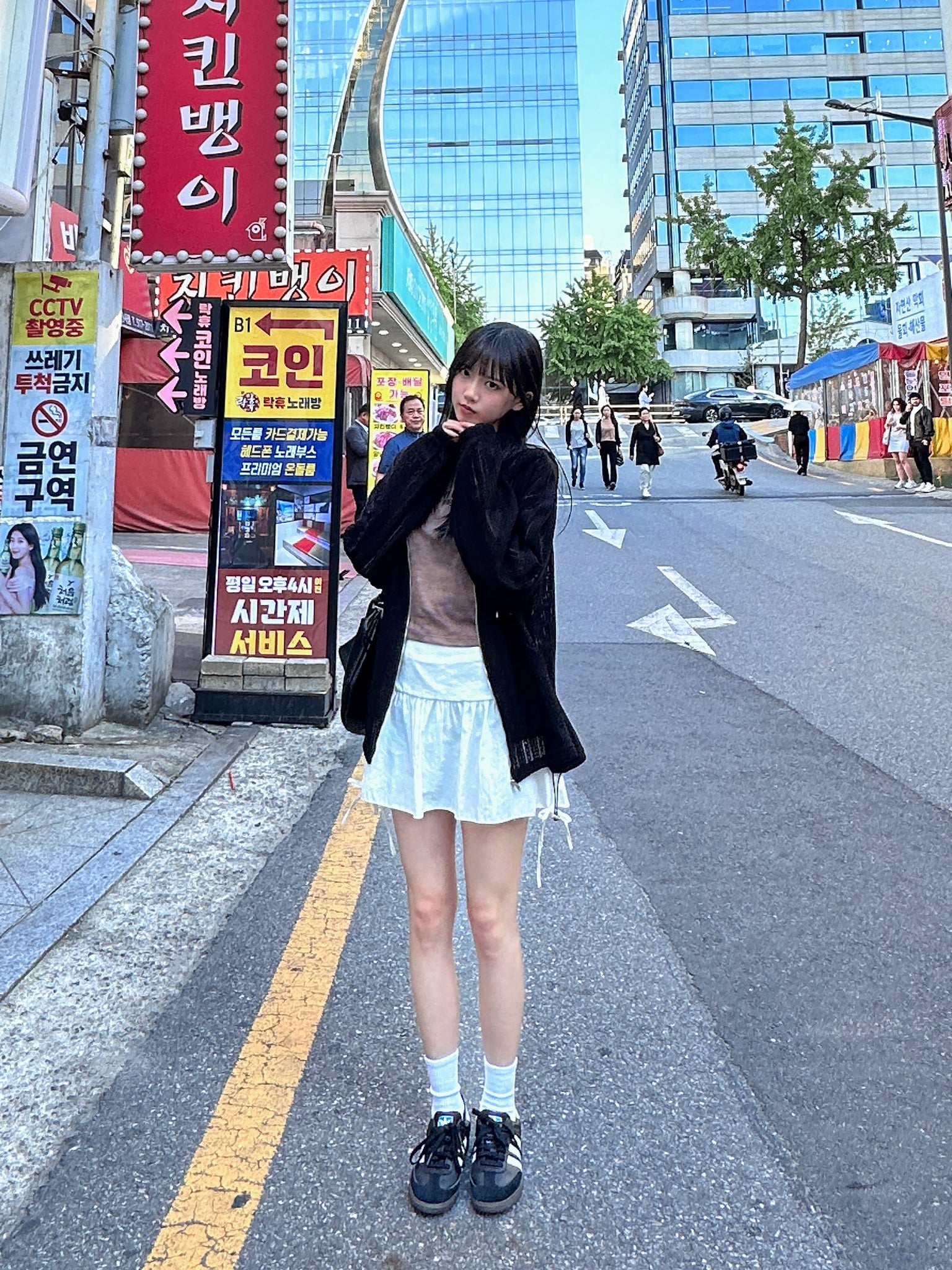 [UNISEX] 高質耐穿! 黑色通花帽款外套/ 1色
