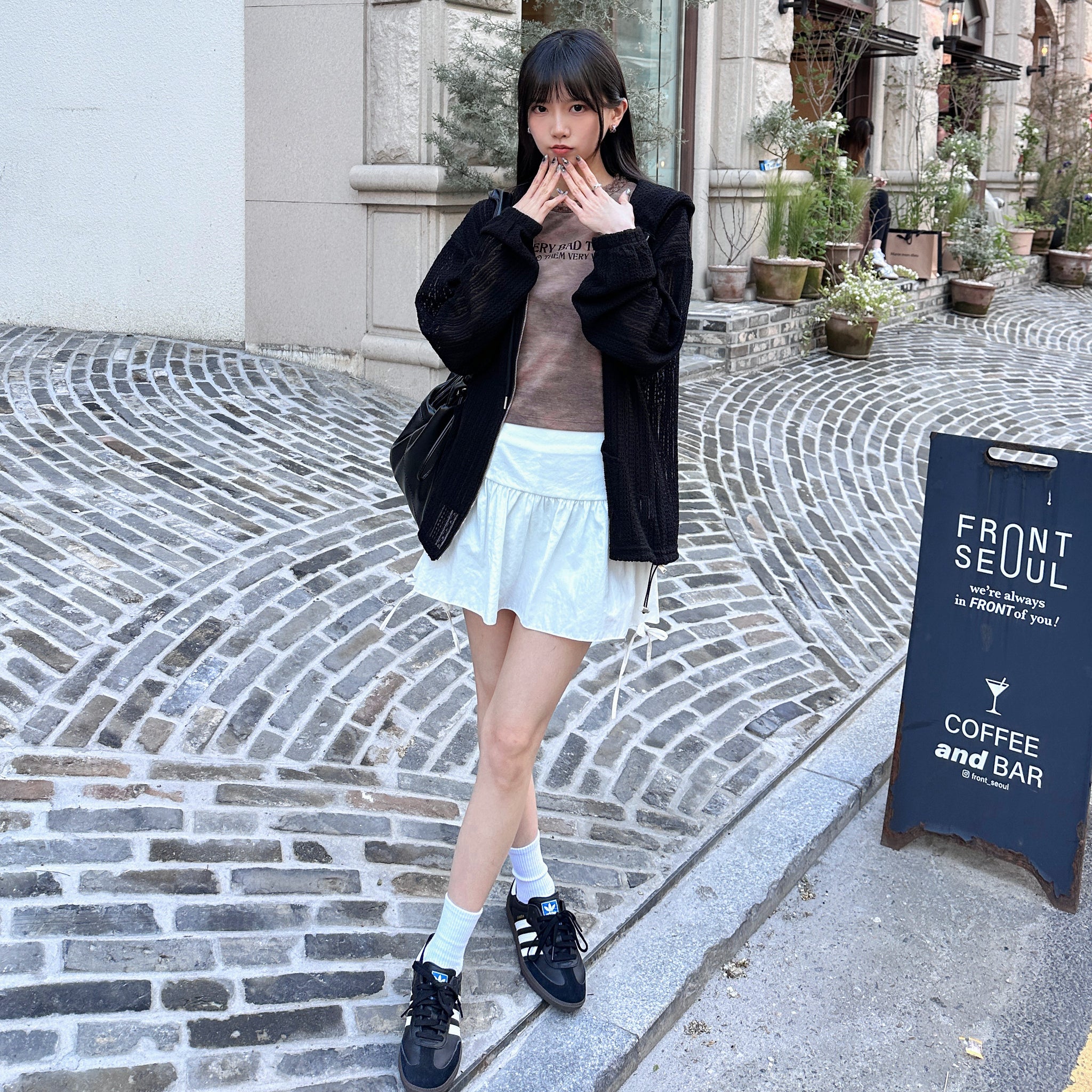 [UNISEX] 高質耐穿! 黑色通花帽款外套/ 1色