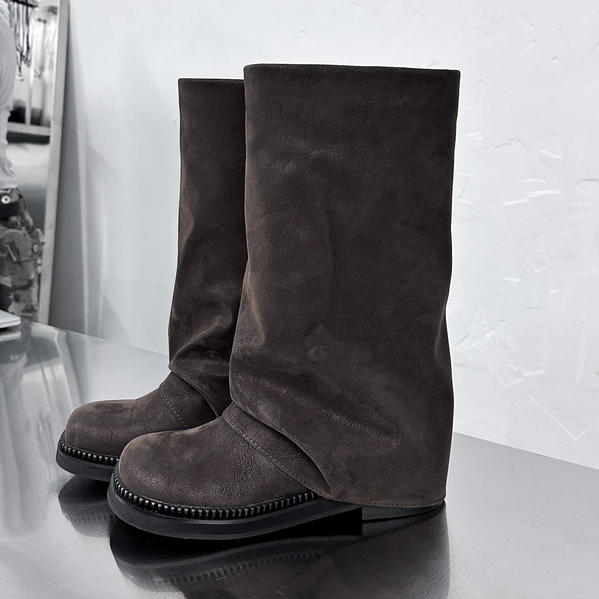 [啡色麂皮秋冬必備] FOLDING SUEDE MIDDLE BOOTS/ 1色