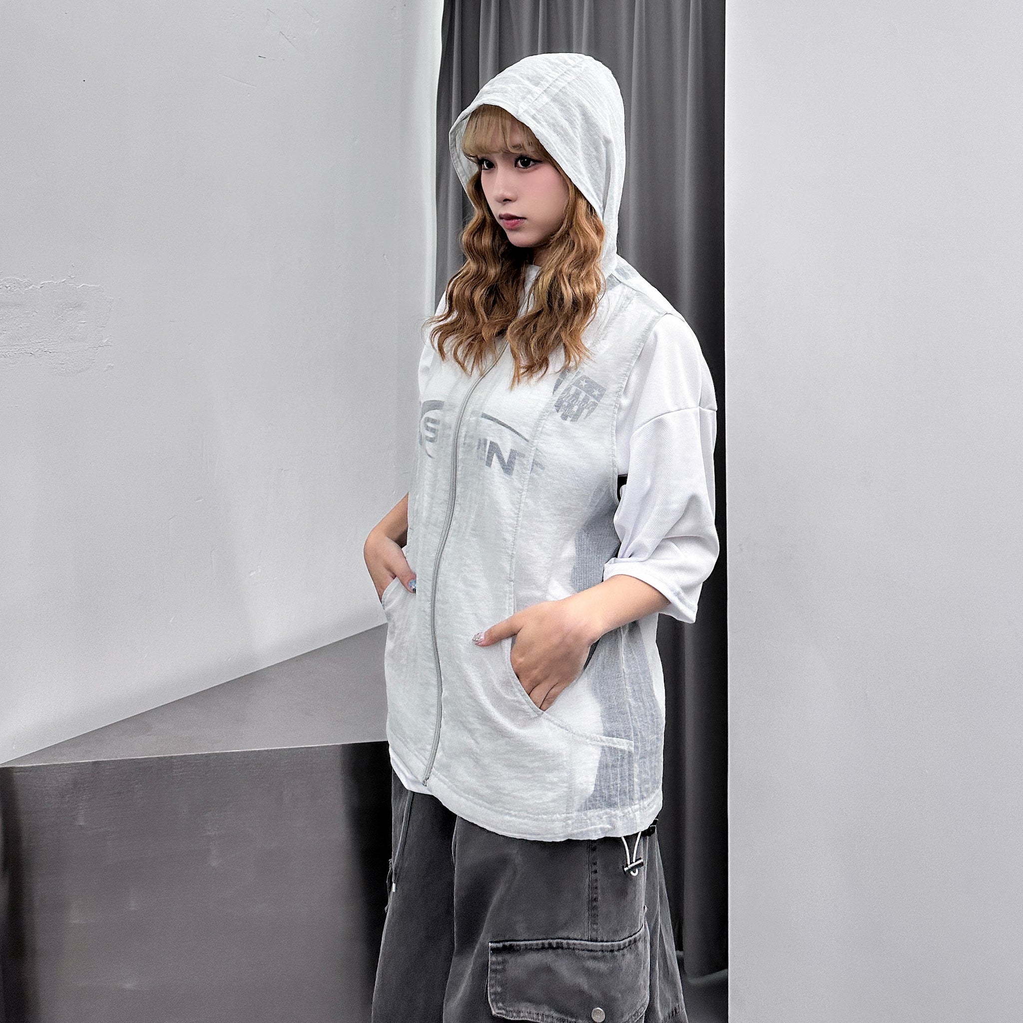 [UNISEX] SEE-THROUGH HOOD ZIP-UP VEST/ 2色
