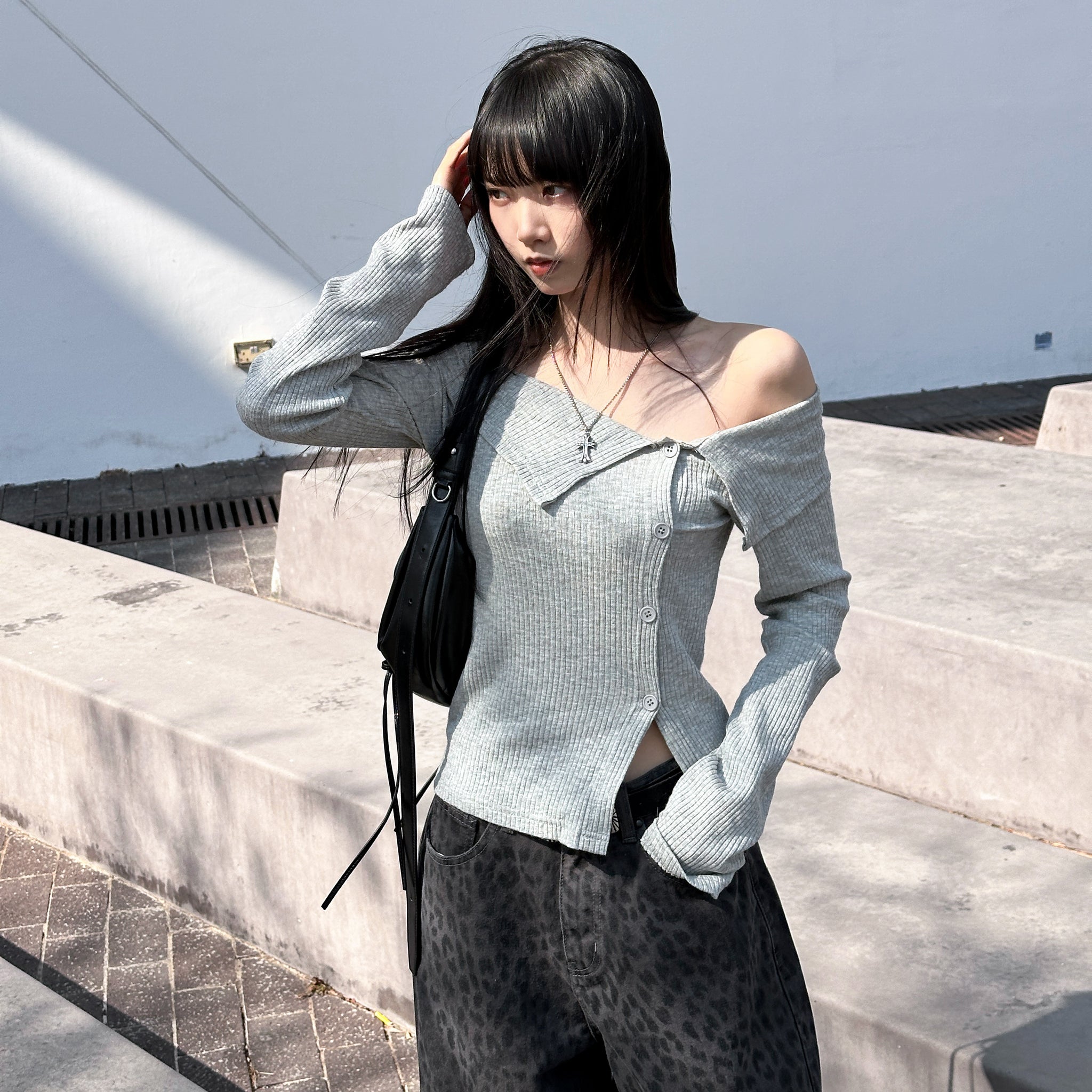 [BEST] SUMMER OFF SHOULDER BUTTON KNITWEAR/ 2色