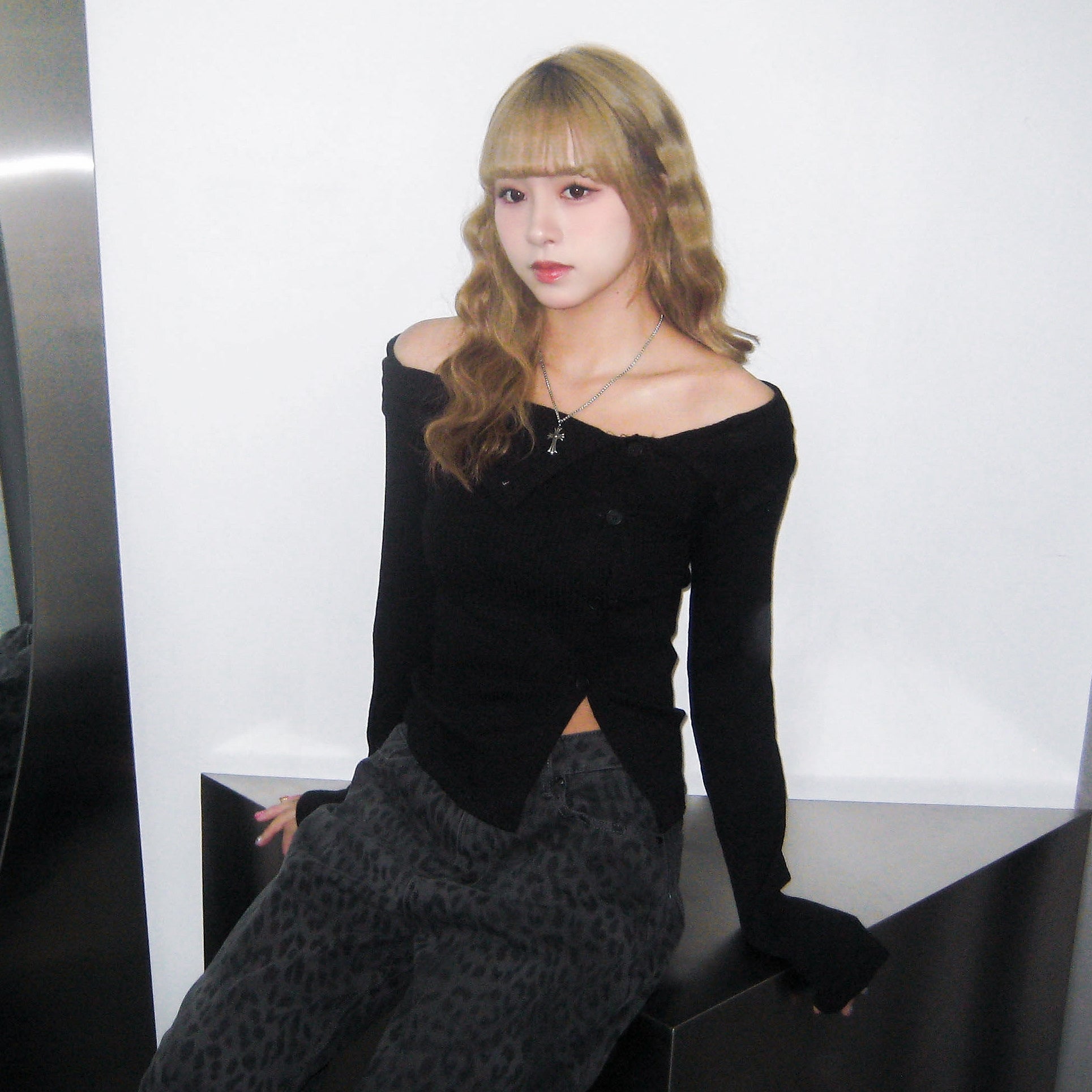 [BEST] SUMMER OFF SHOULDER BUTTON KNITWEAR/ 2色