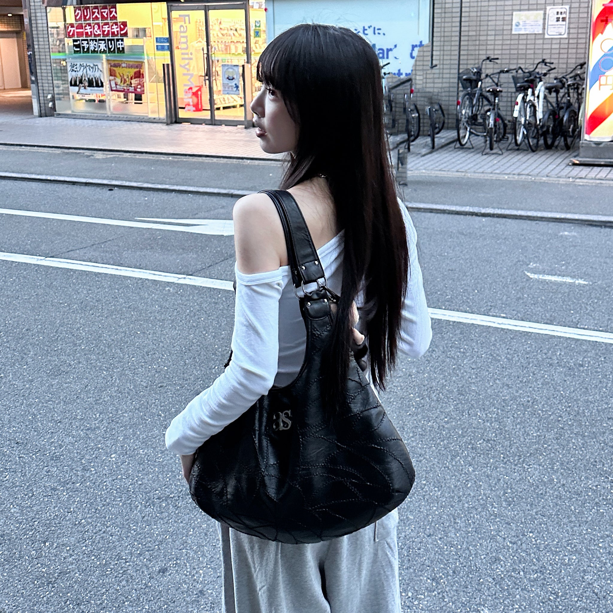 啪啪鈕RENEE ONE-OFF SHOULDER LONG SLEEVE TOP/ 2色