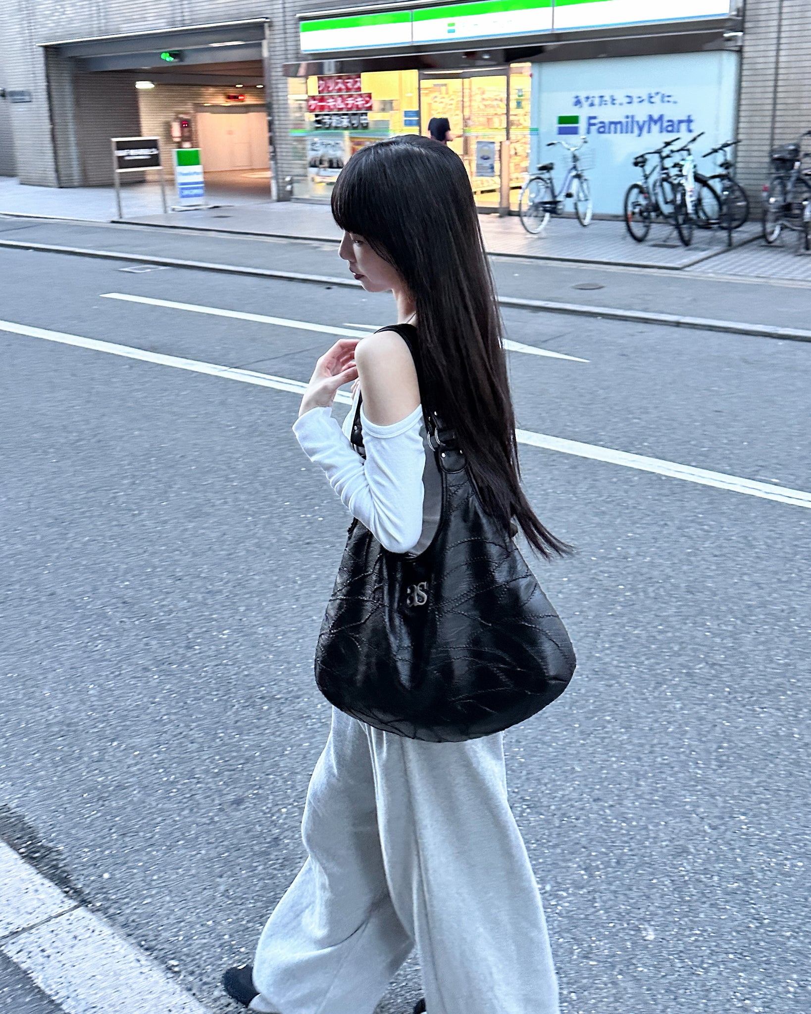 啪啪鈕RENEE ONE-OFF SHOULDER LONG SLEEVE TOP/ 2色