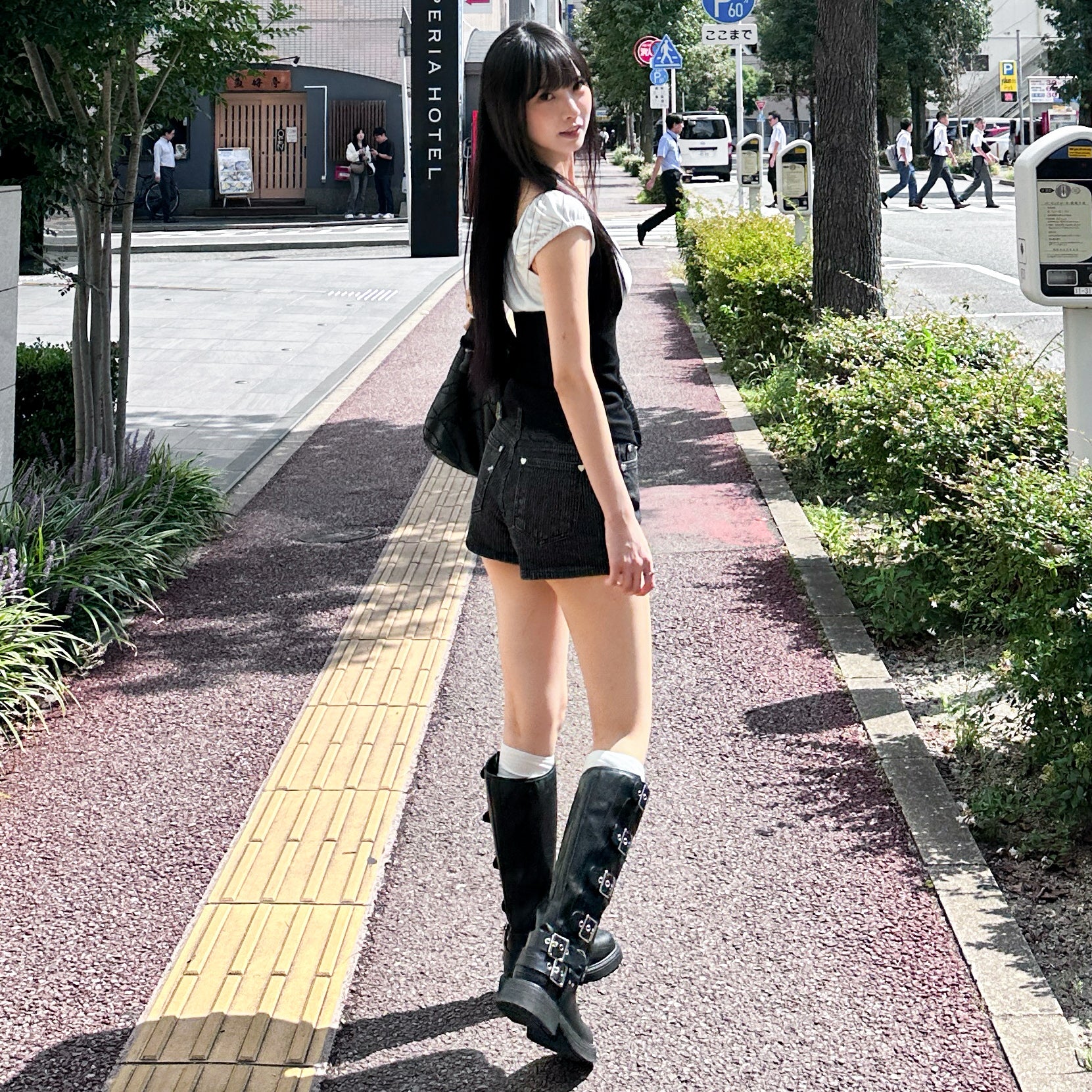 [心心銀釘] STRAIGHT STRIPES SHORTS/ 1色