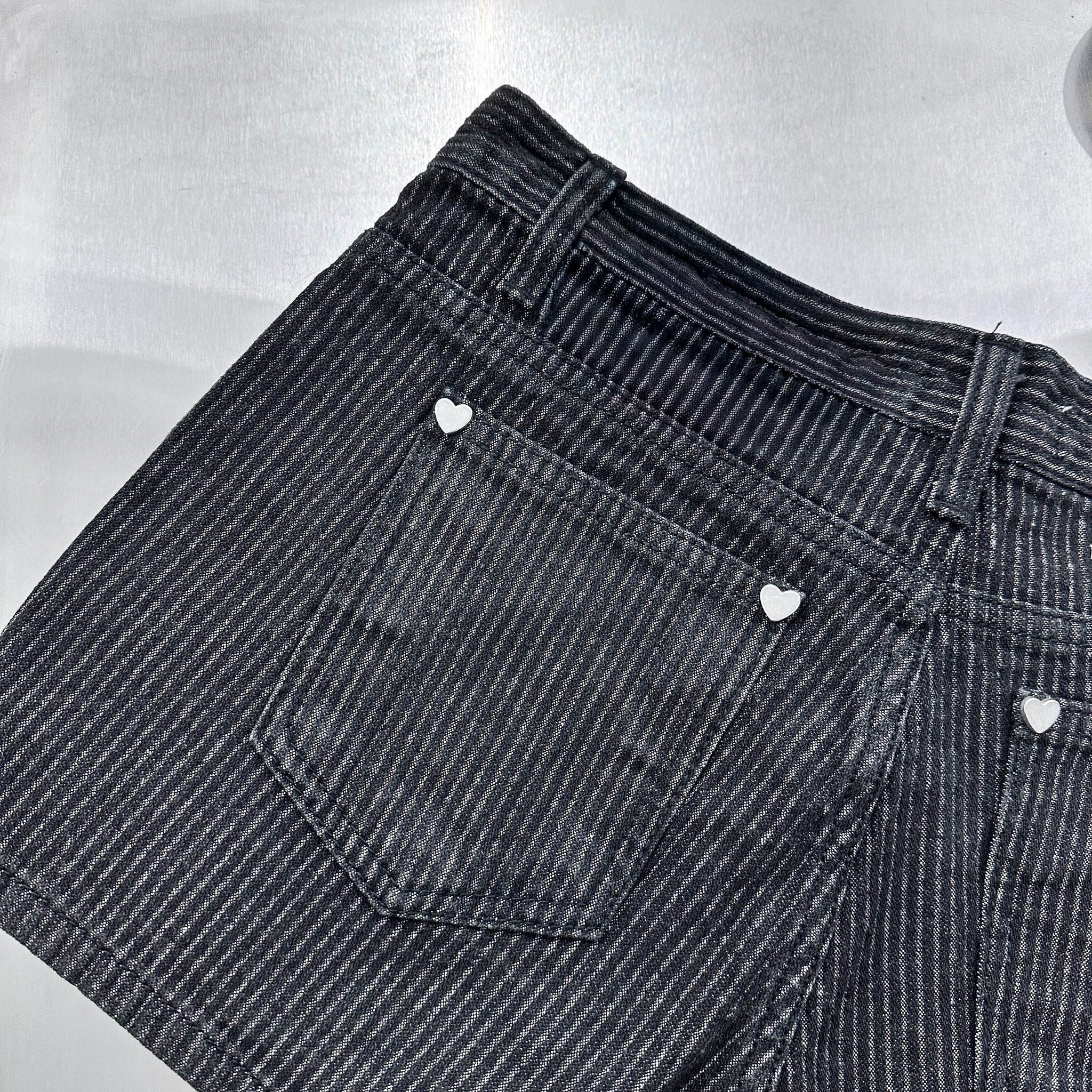 [心心銀釘] STRAIGHT STRIPES SHORTS/ 1色