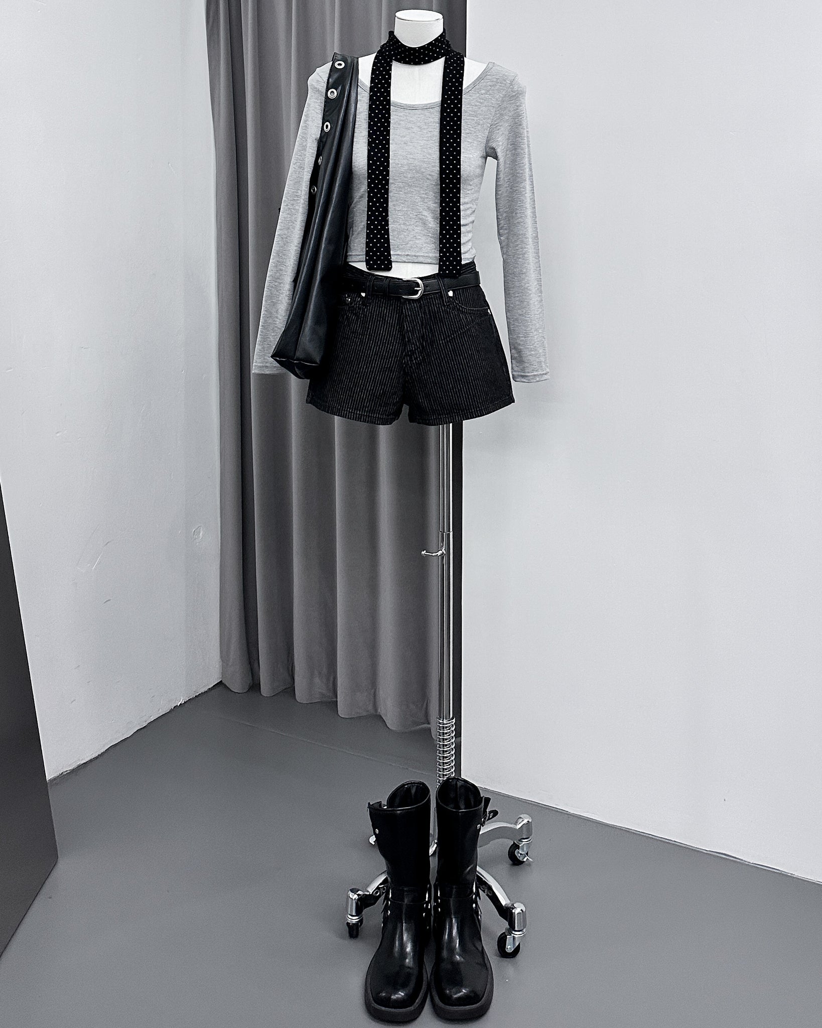 [SET] DOT DOT HALTER TOP LAYERED LONG SLEEVE SET/ 3色