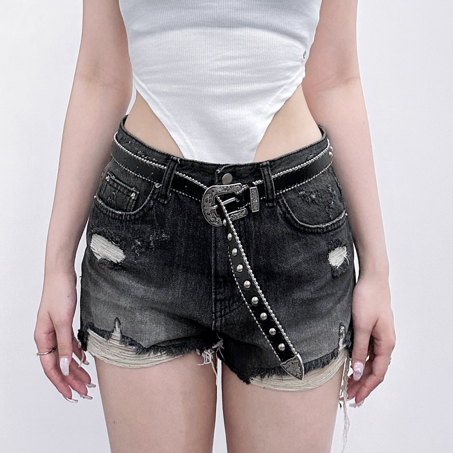 [KARINA同款] DIRTY WORK DIRTY SHORTS/ 2色
