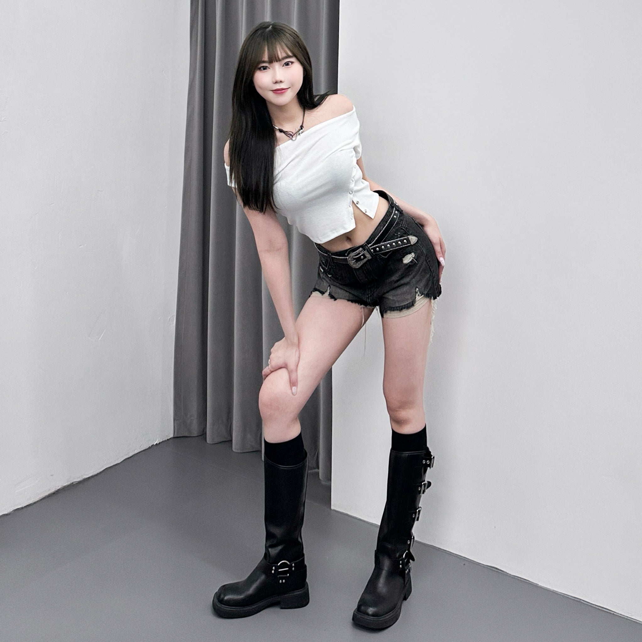 啪啪鈕UNBALANCED CROP TEE/ 2色