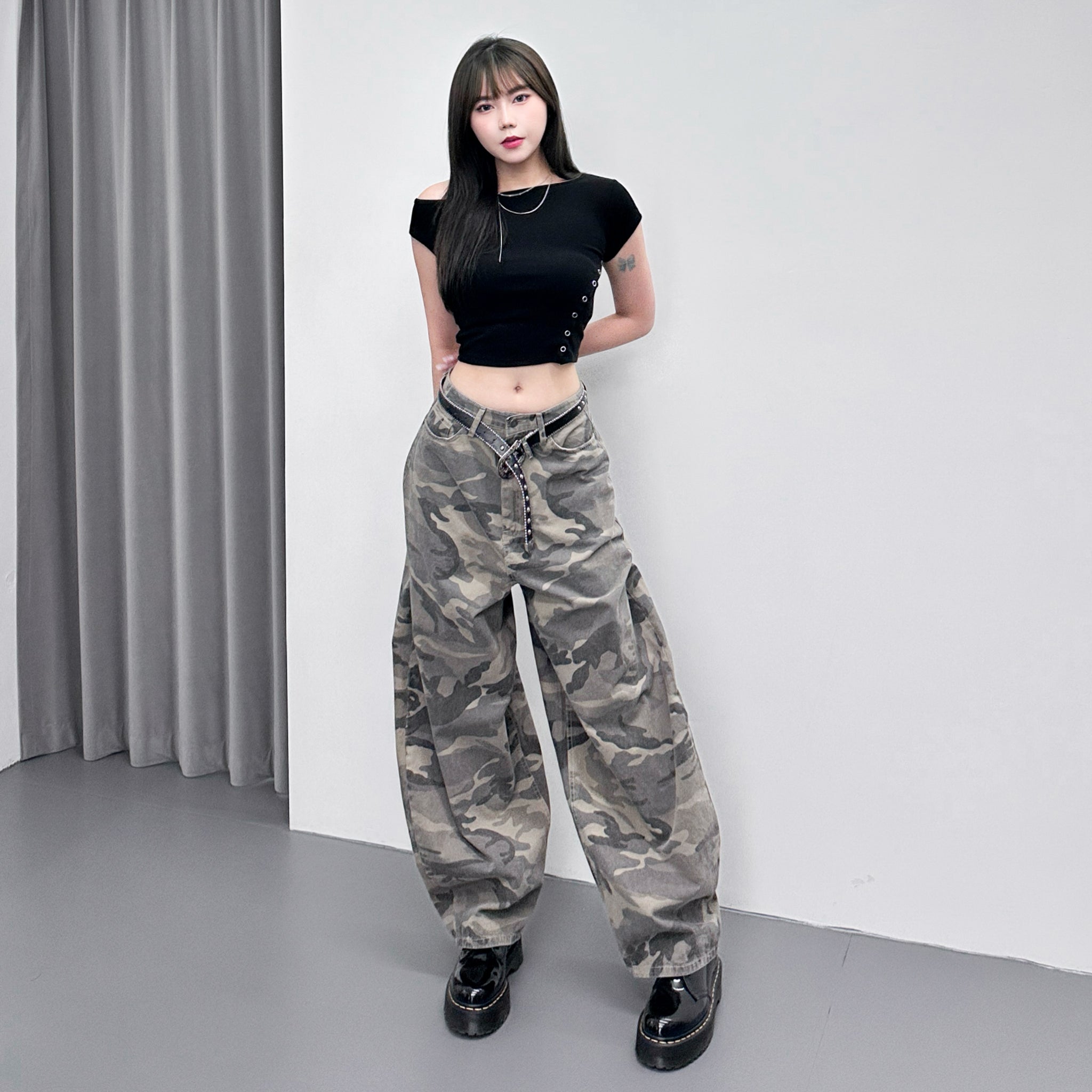 啪啪鈕UNBALANCED CROP TEE/ 2色
