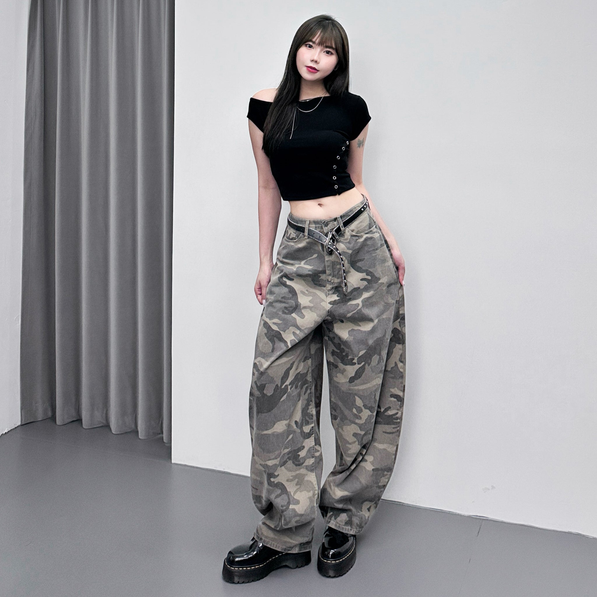 啪啪鈕UNBALANCED CROP TEE/ 2色
