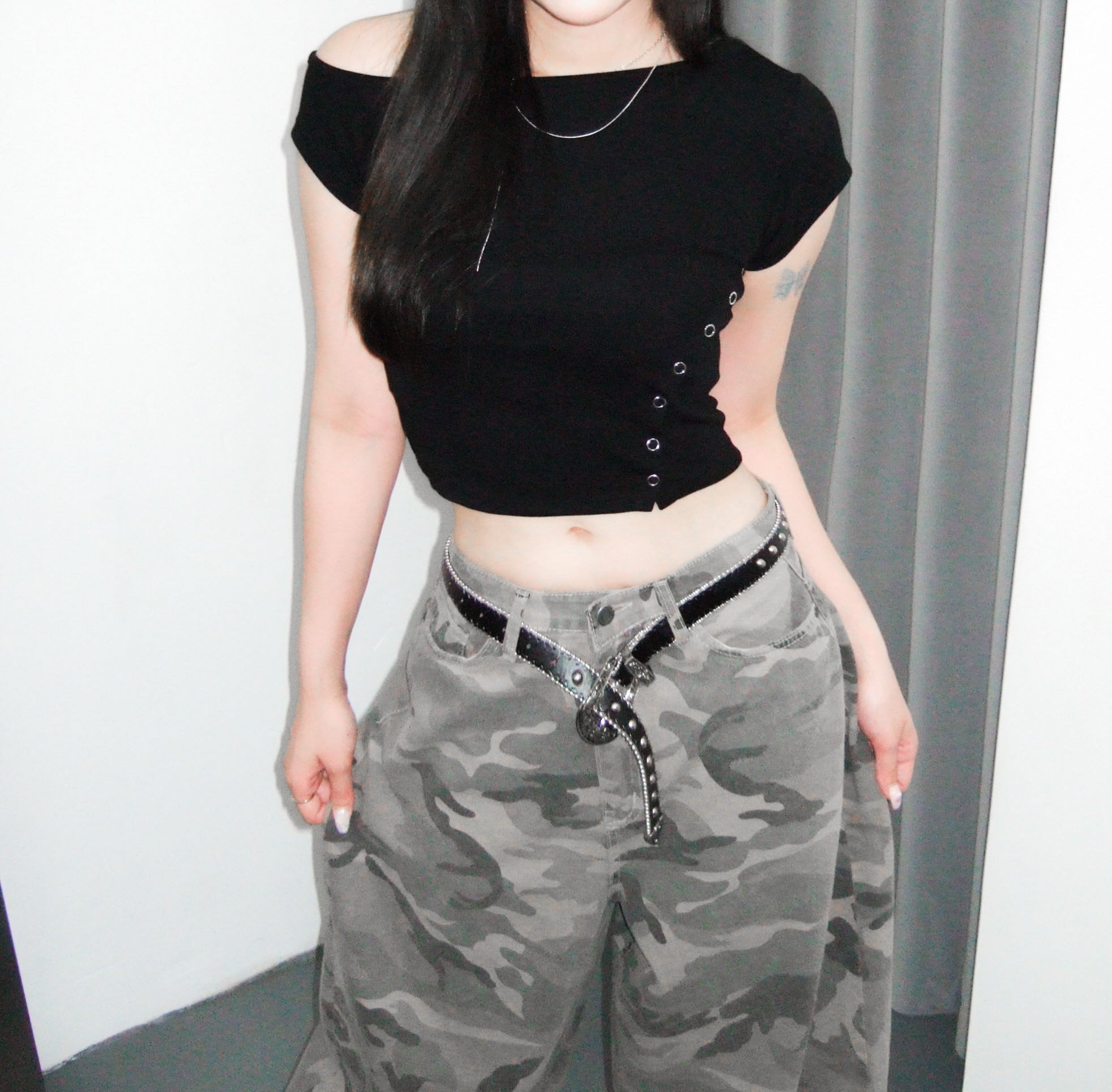 啪啪鈕UNBALANCED CROP TEE/ 2色