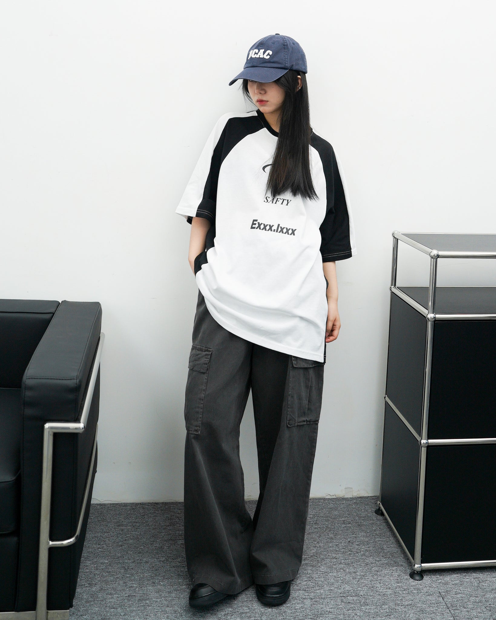 [UNISEX] Exxx.lxxx Oversize Tee/ 1色
