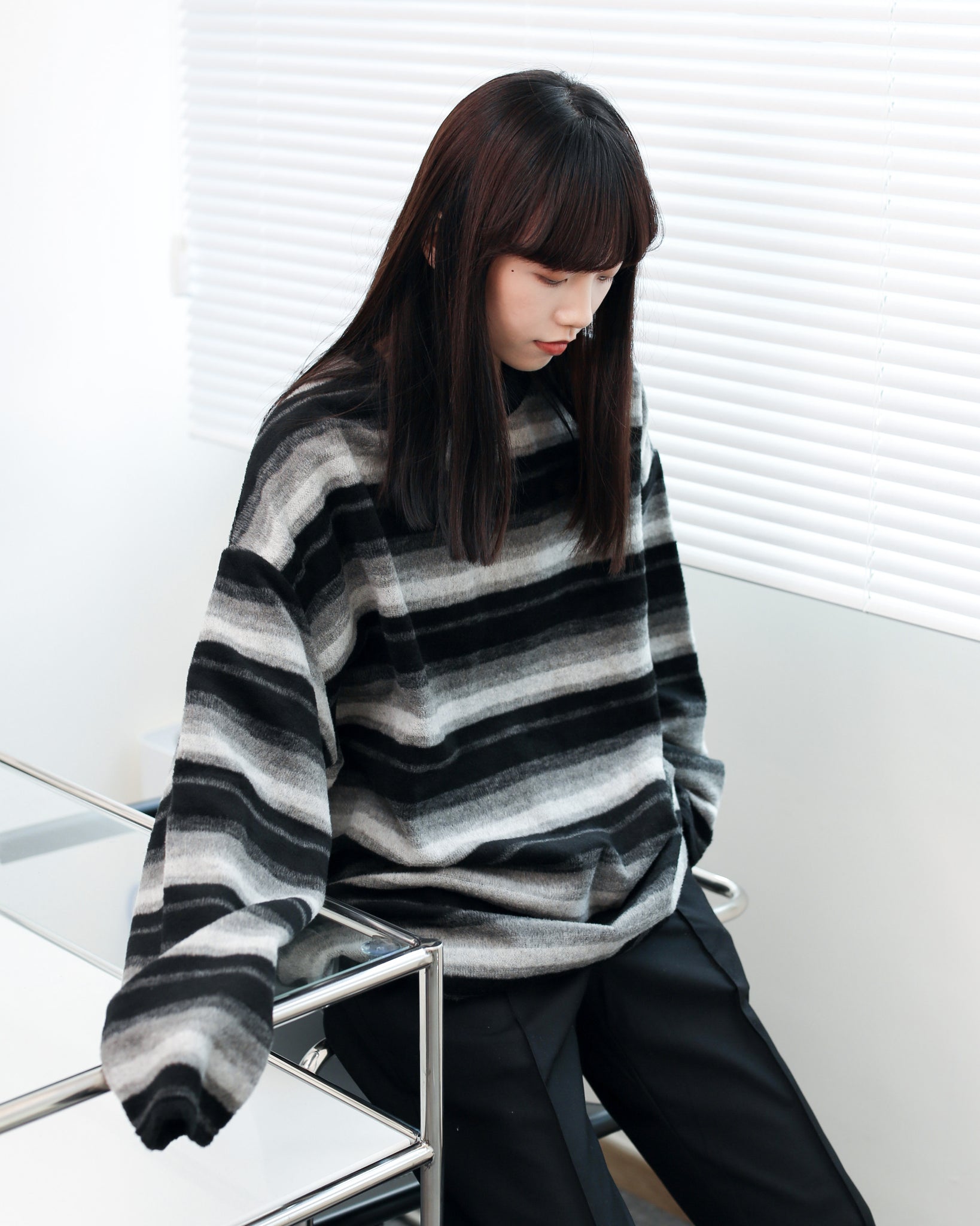 [UNISEX]Boyish圓領橫間馬海毛長袖/ 1色