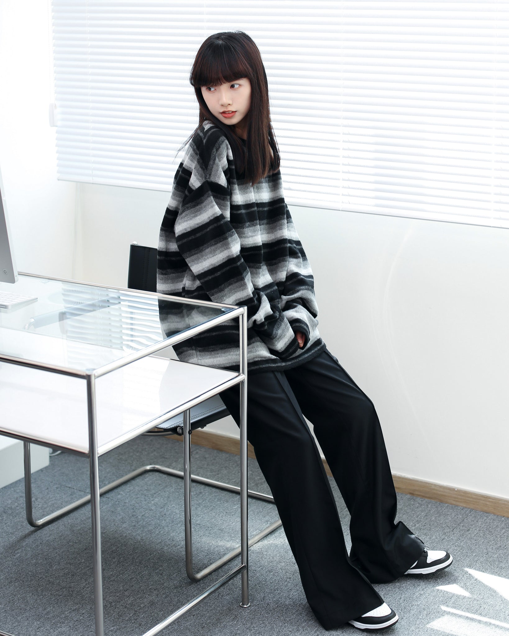 [UNISEX]Boyish圓領橫間馬海毛長袖/ 1色