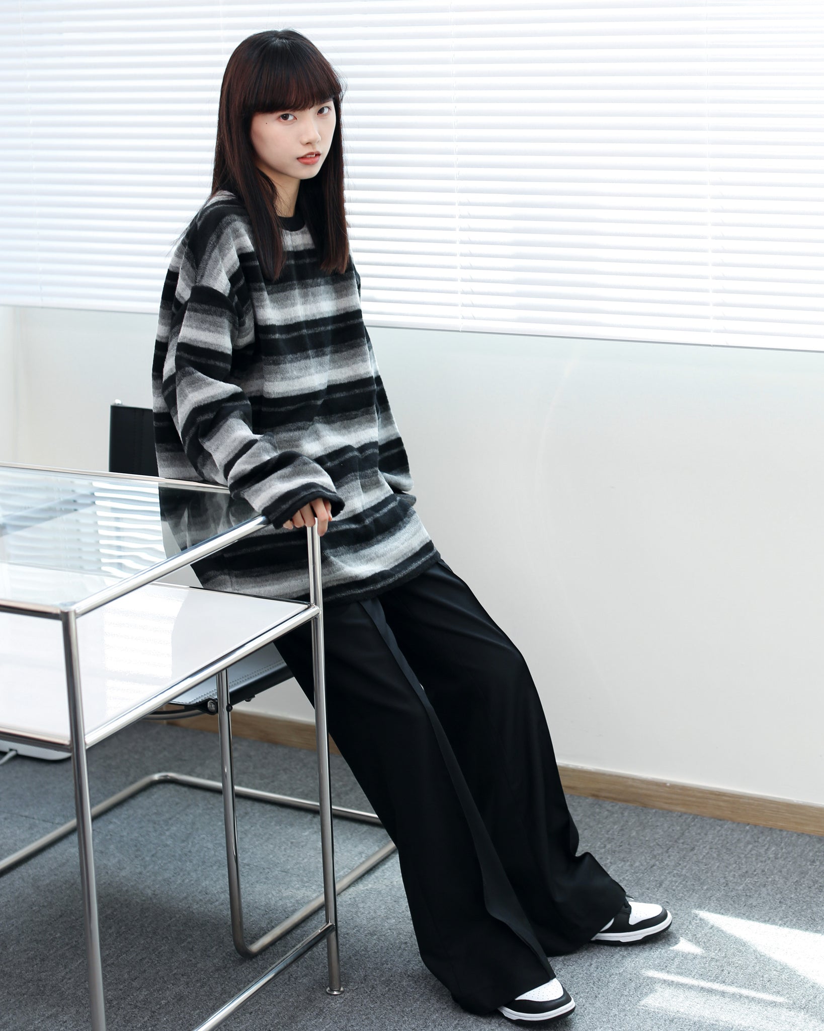 [UNISEX]Boyish圓領橫間馬海毛長袖/ 1色